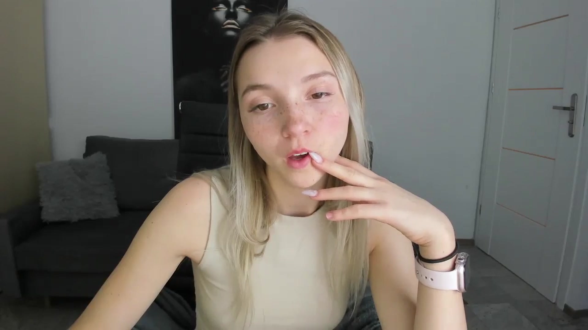 Gallery image thumbnail from Daisyy's myfreecams stream on, 10/18/2024, 19:53 image 11 of 20