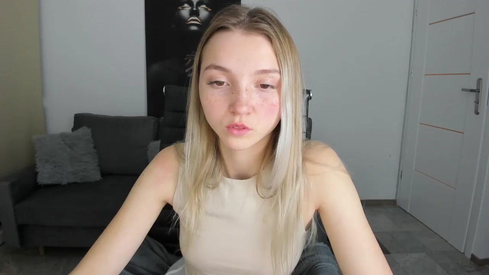 Gallery image thumbnail from Daisyy's myfreecams stream on, 10/18/2024, 19:53 image 14 of 20