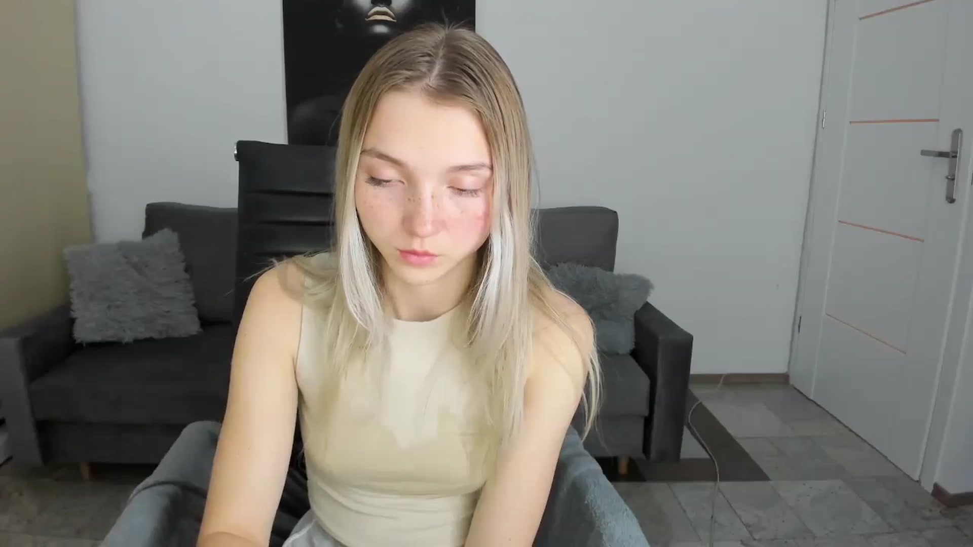 Gallery image thumbnail from Daisyy's myfreecams stream on, 10/18/2024, 19:53 image 20 of 20
