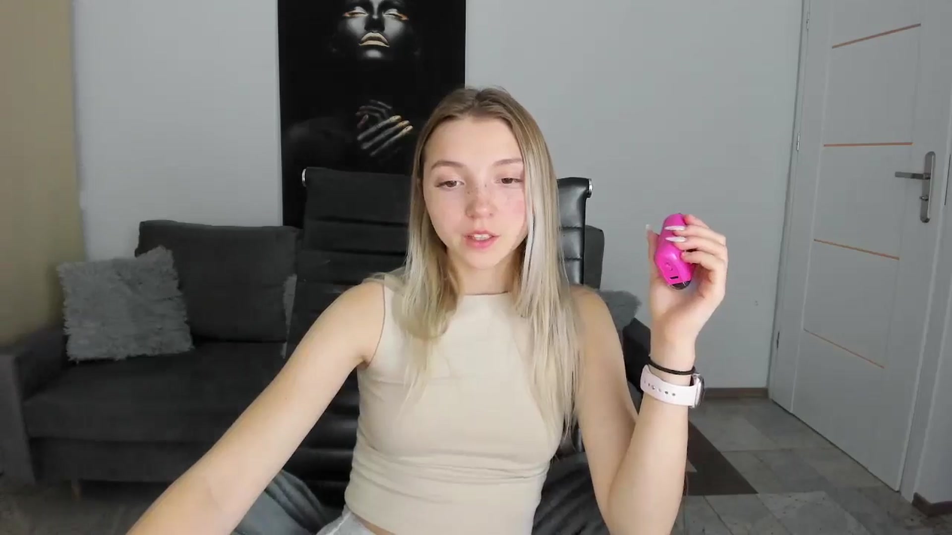Gallery image thumbnail from Daisyy's myfreecams stream on, 10/18/2024, 19:53 image 12 of 20