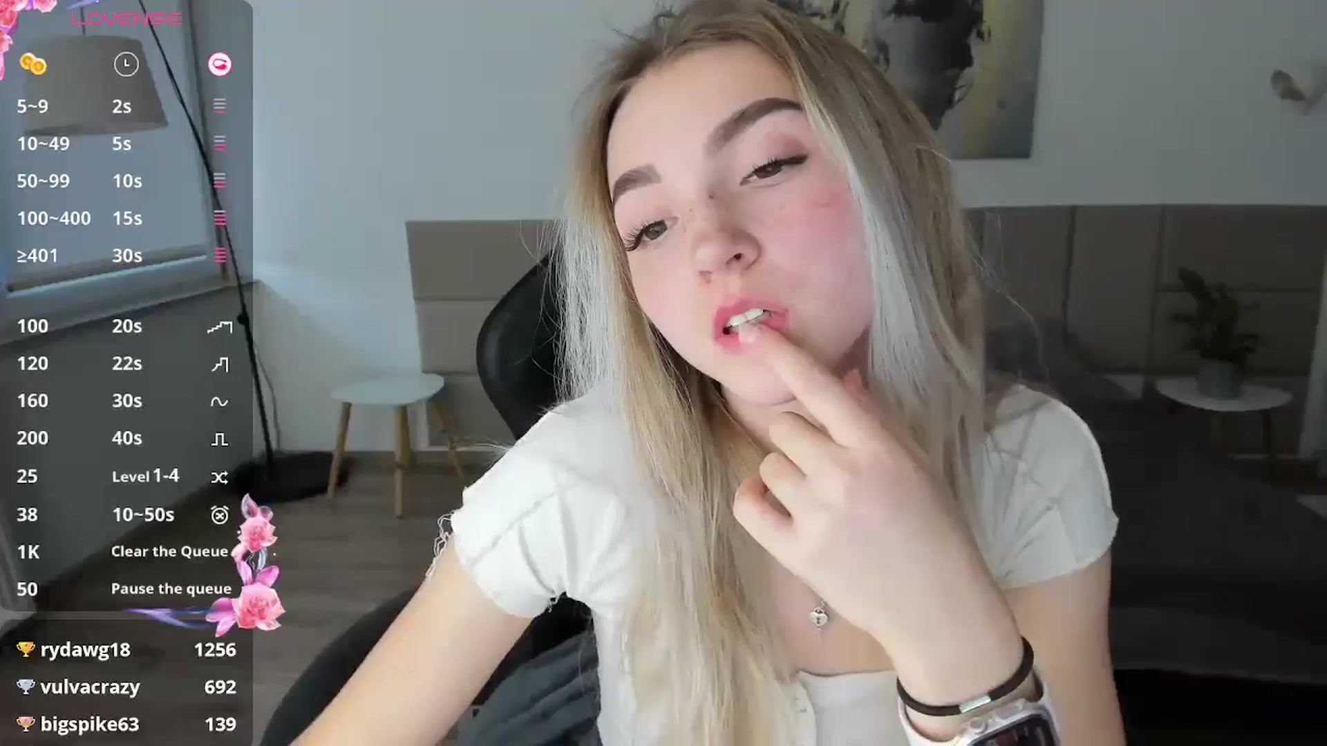Gallery image thumbnail from Daisyy's myfreecams stream on, 10/19/2024, 15:50 image 15 of 20