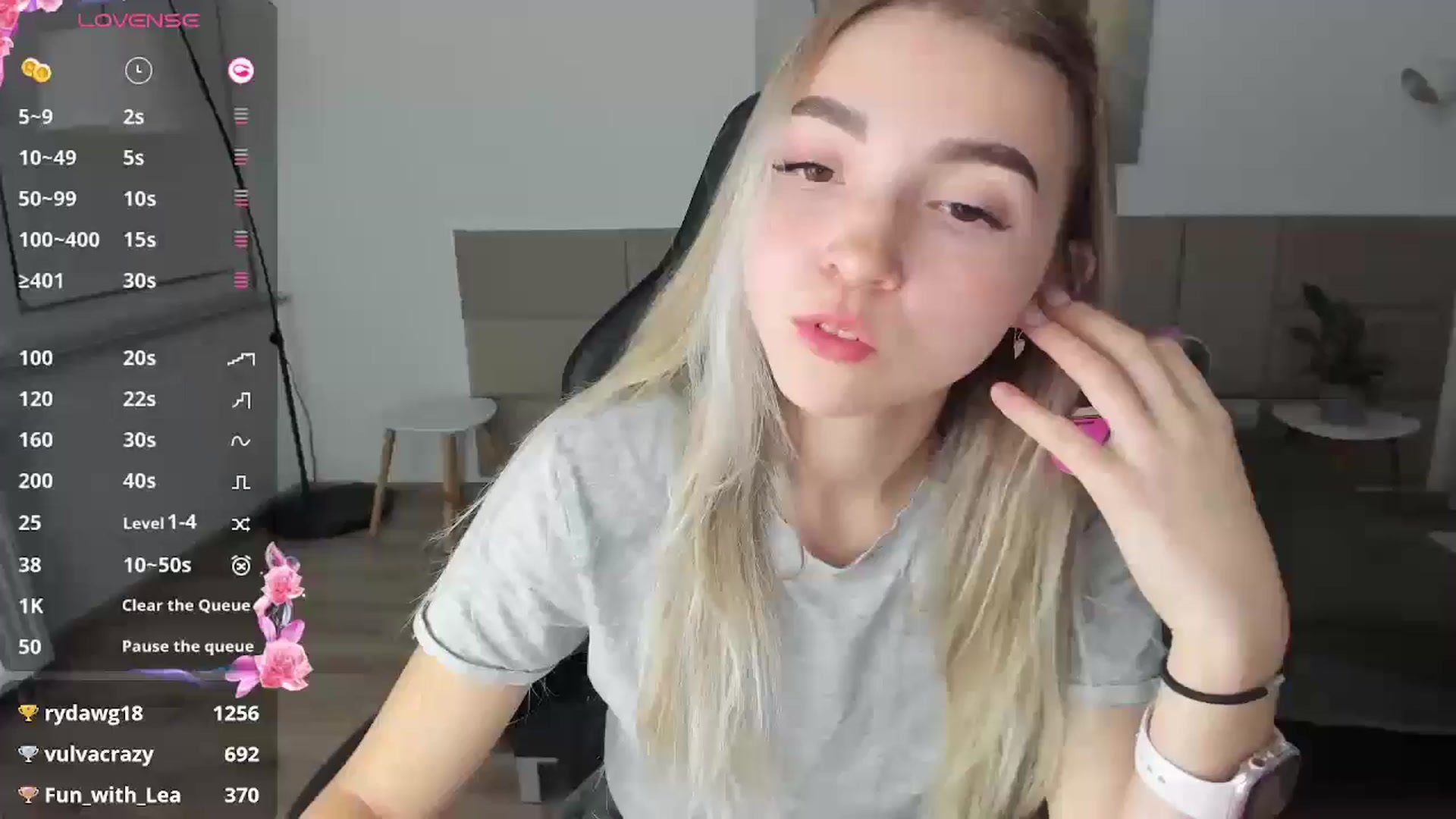 Gallery image thumbnail from Daisyy's myfreecams stream on, 10/19/2024, 18:23 image 1 of 20