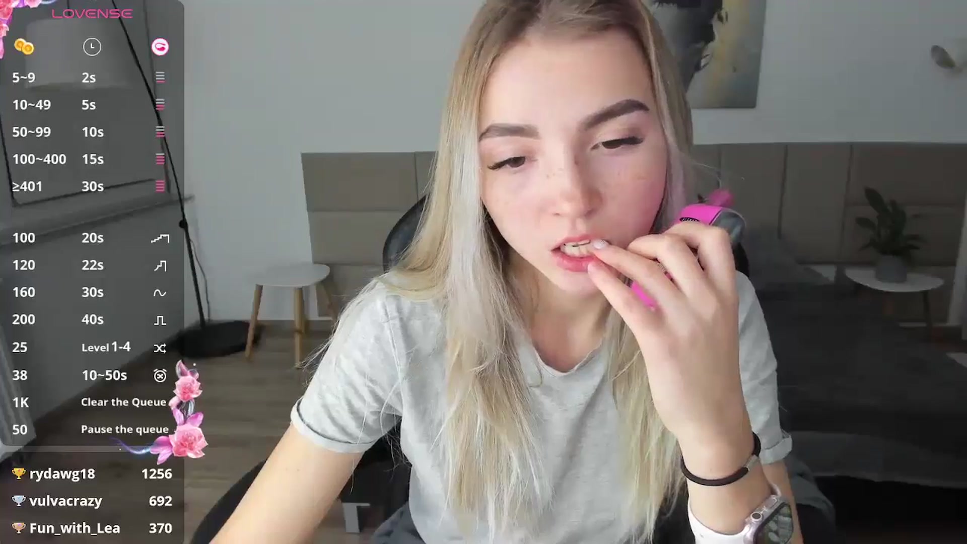 Gallery image thumbnail from Daisyy's myfreecams stream on, 10/19/2024, 18:23 image 2 of 20