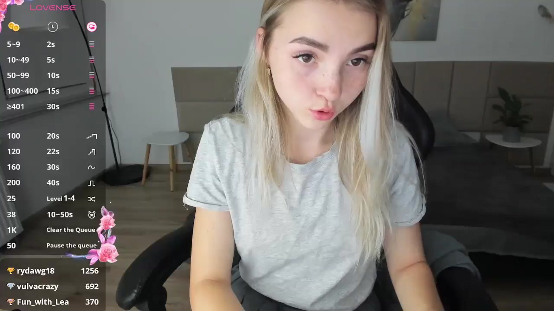 Gallery image thumbnail from Daisyy's myfreecams stream on, 10/19/2024, 18:23 image 8 of 20