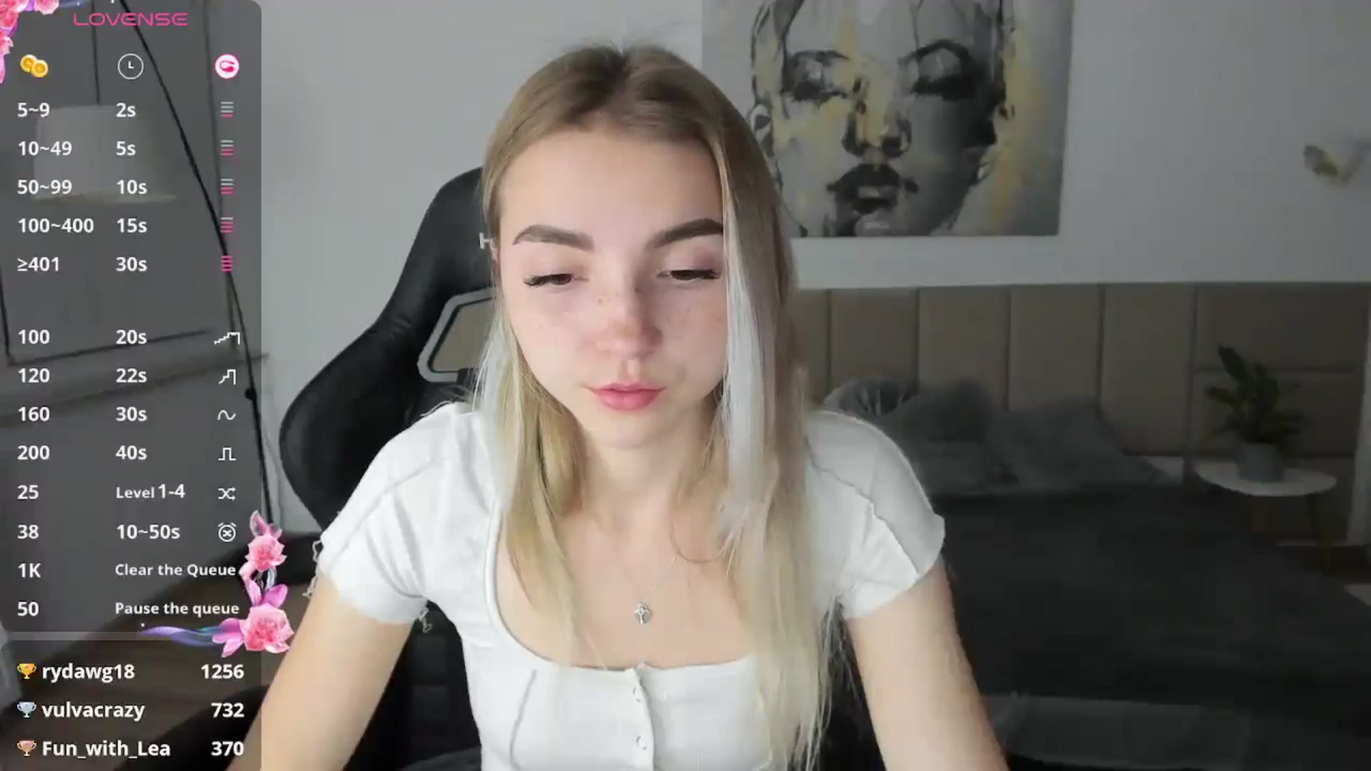 Gallery image thumbnail from Daisyy's myfreecams stream on, 10/19/2024, 19:40 image 10 of 20