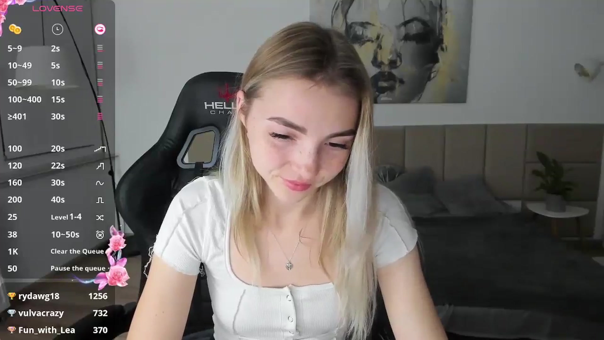 Gallery image thumbnail from Daisyy's myfreecams stream on, 10/19/2024, 19:40 image 4 of 20