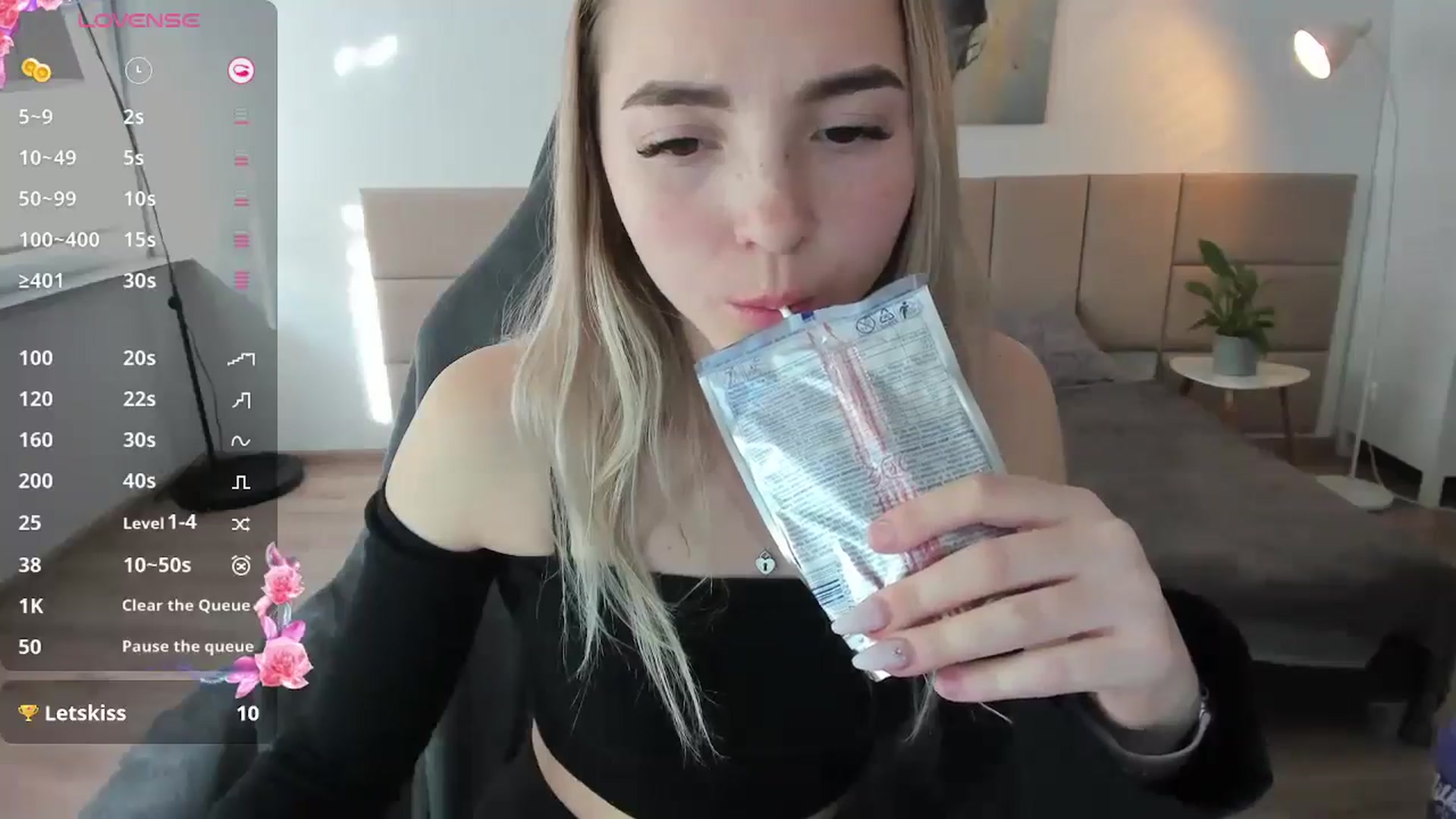 Gallery image thumbnail from Daisyy's myfreecams stream on, 10/20/2024, 13:50 image 4 of 20