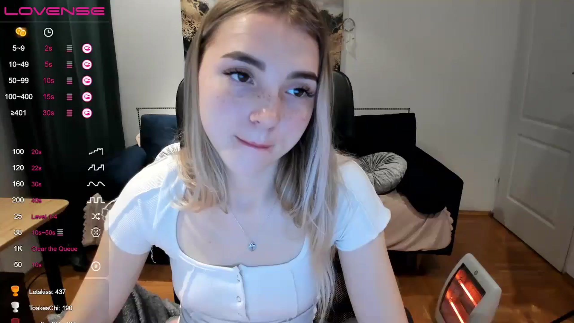 Gallery image thumbnail from Daisyy's myfreecams stream on, 10/20/2024, 17:35 image 11 of 20