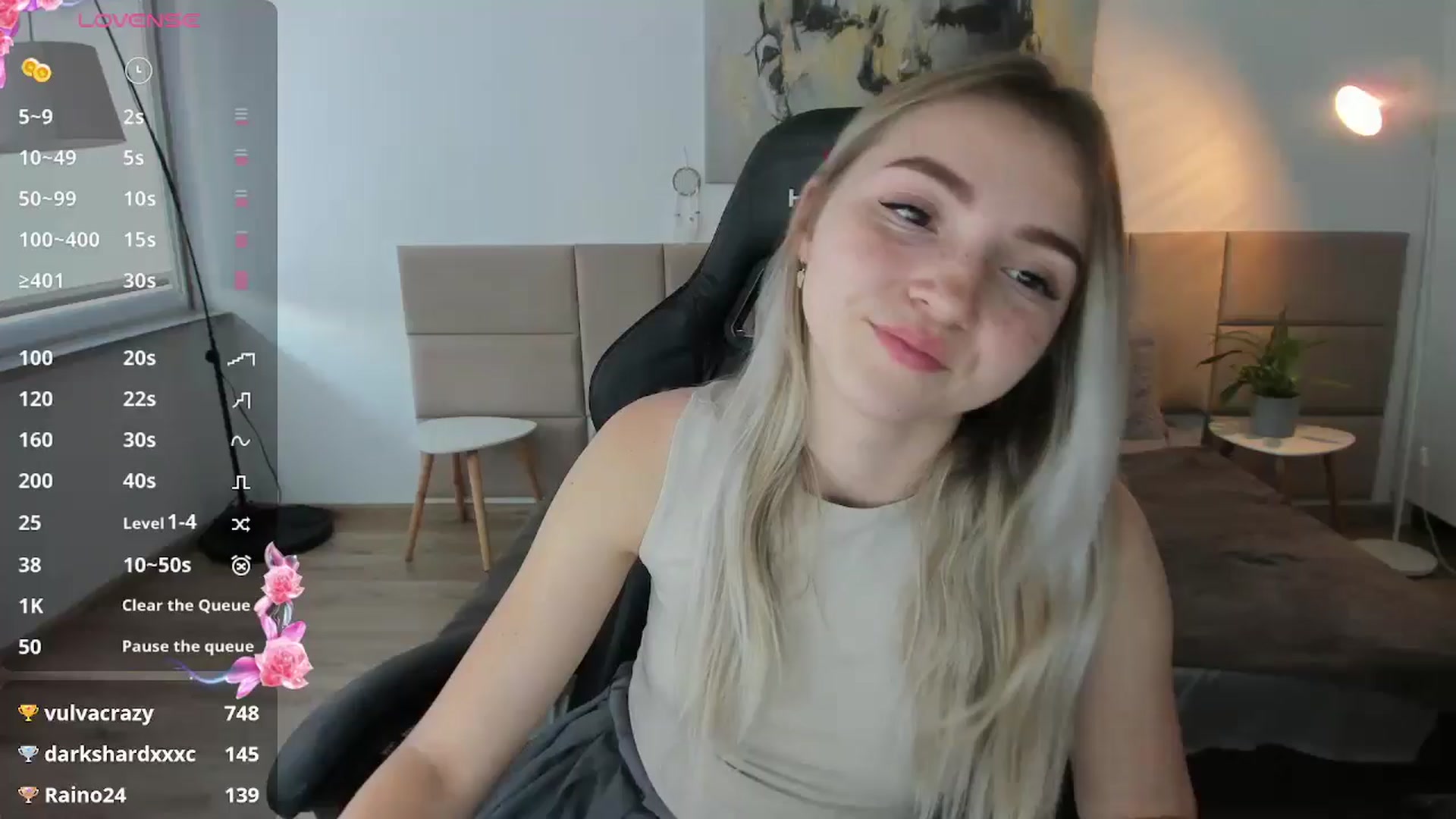 Gallery image thumbnail from Daisyy's myfreecams stream on, 10/22/2024, 15:40 image 1 of 20