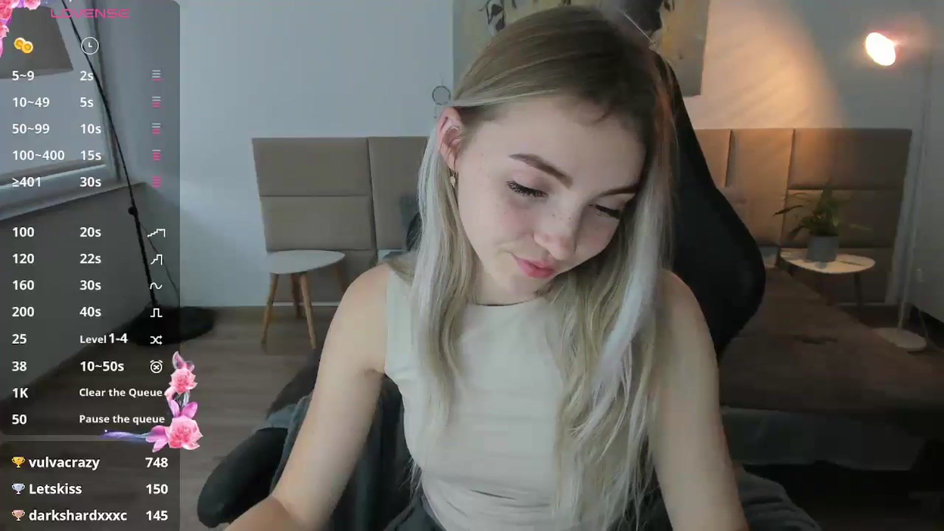 Gallery image thumbnail from Daisyy's myfreecams stream on, 10/22/2024, 15:40 image 12 of 20