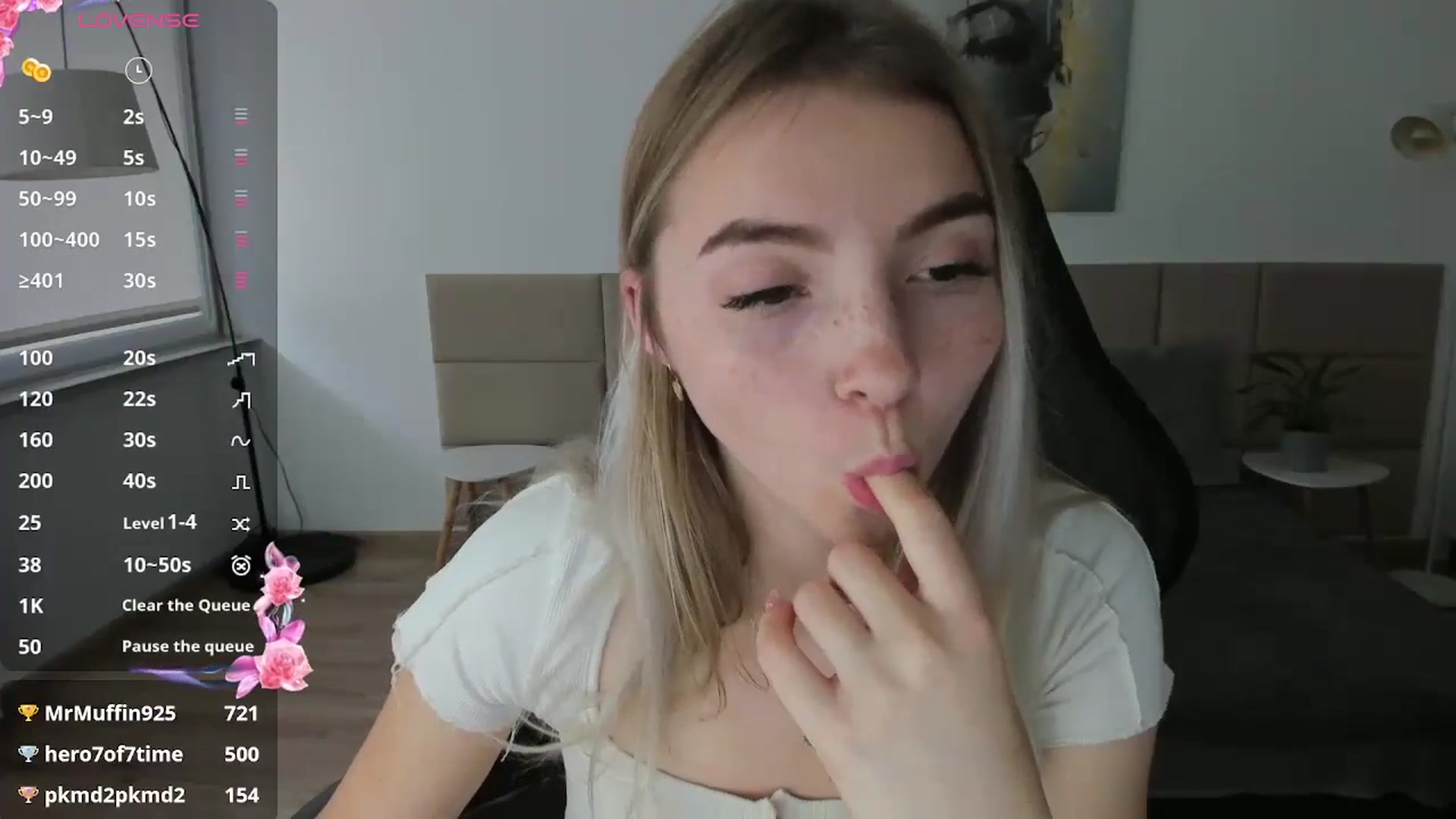 Gallery image thumbnail from Daisyy's myfreecams stream on, 10/26/2024, 14:38 image 10 of 20