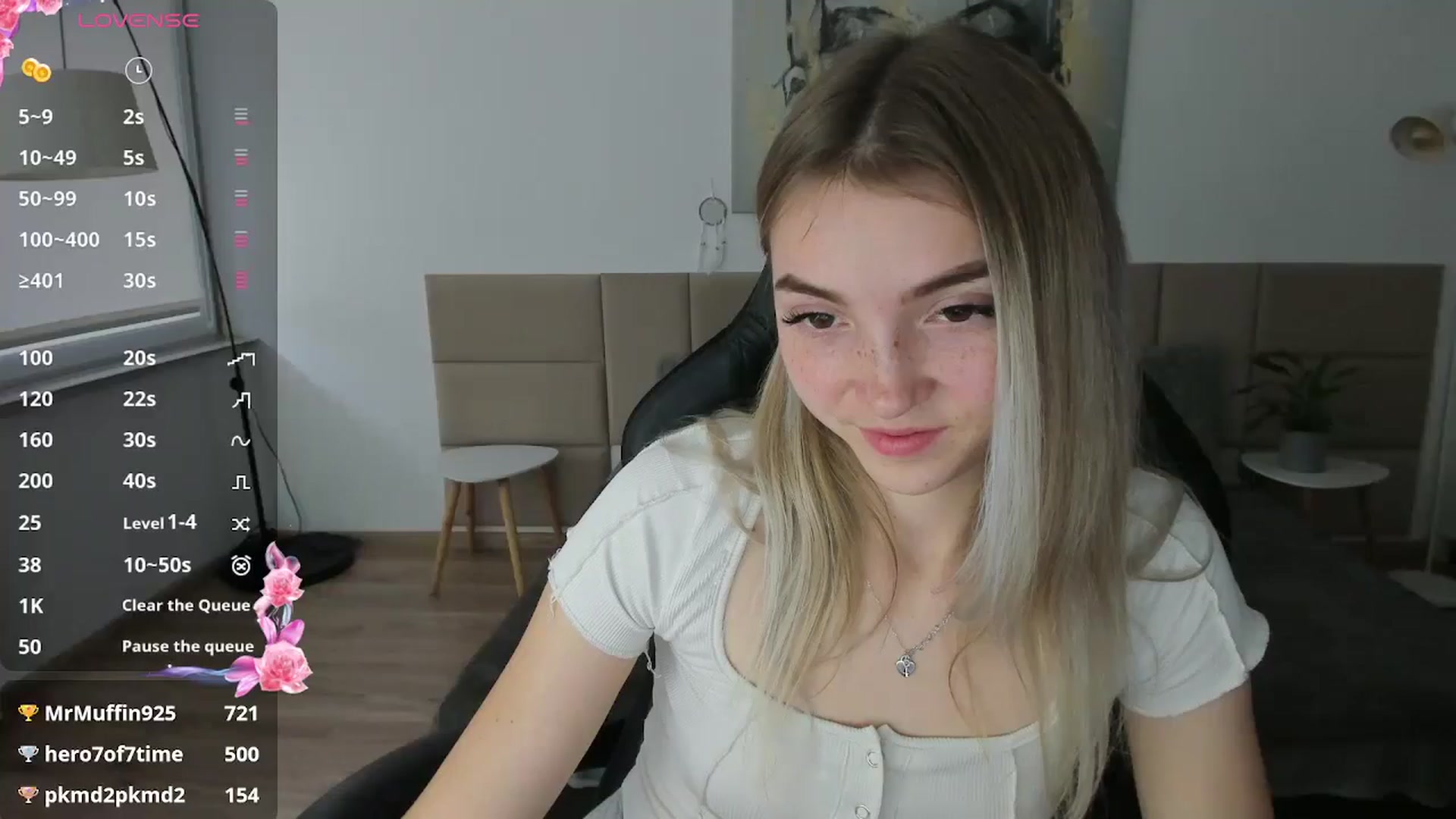 Gallery image thumbnail from Daisyy's myfreecams stream on, 10/26/2024, 14:38 image 17 of 20
