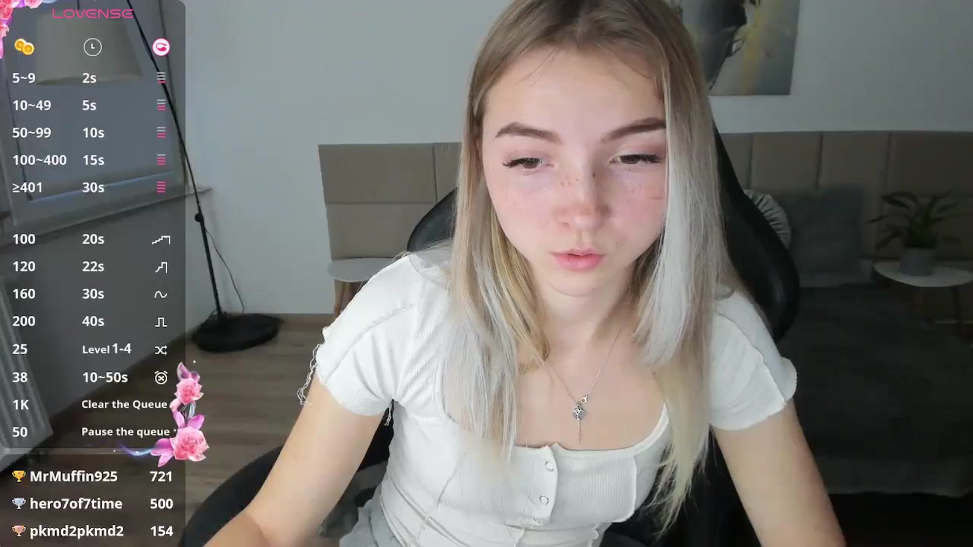 Gallery image thumbnail from Daisyy's myfreecams stream on, 10/26/2024, 15:35 image 6 of 20