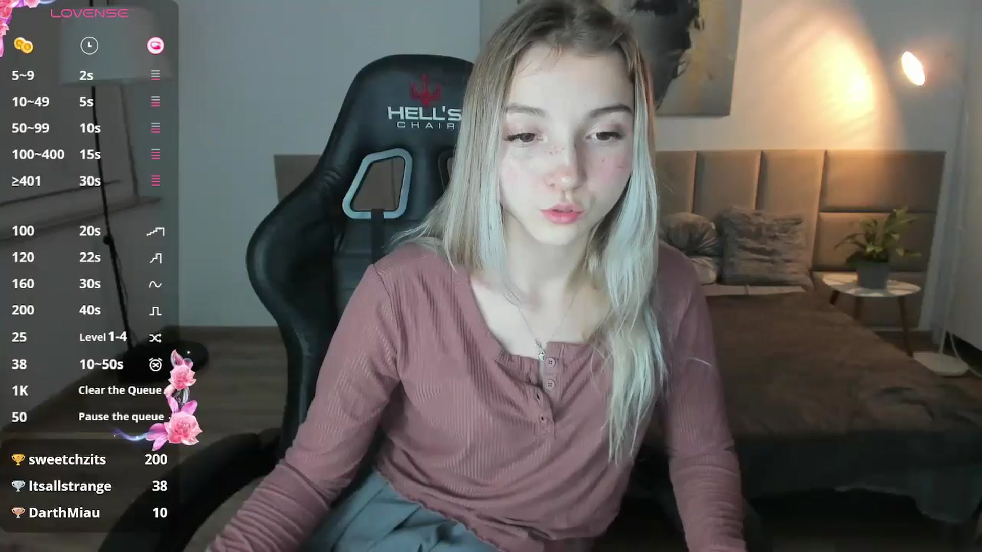 Gallery image thumbnail from Daisyy's myfreecams stream on, 10/30/2024, 18:05 image 1 of 20