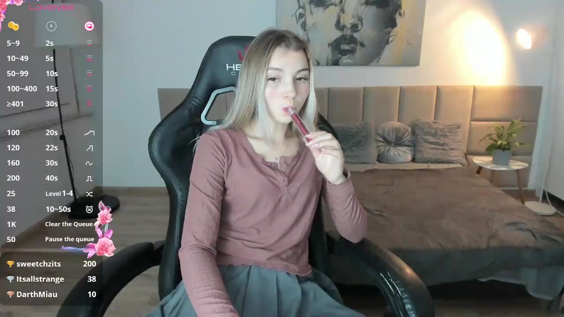 Gallery image thumbnail from Daisyy's myfreecams stream on, 10/30/2024, 18:05 image 11 of 20