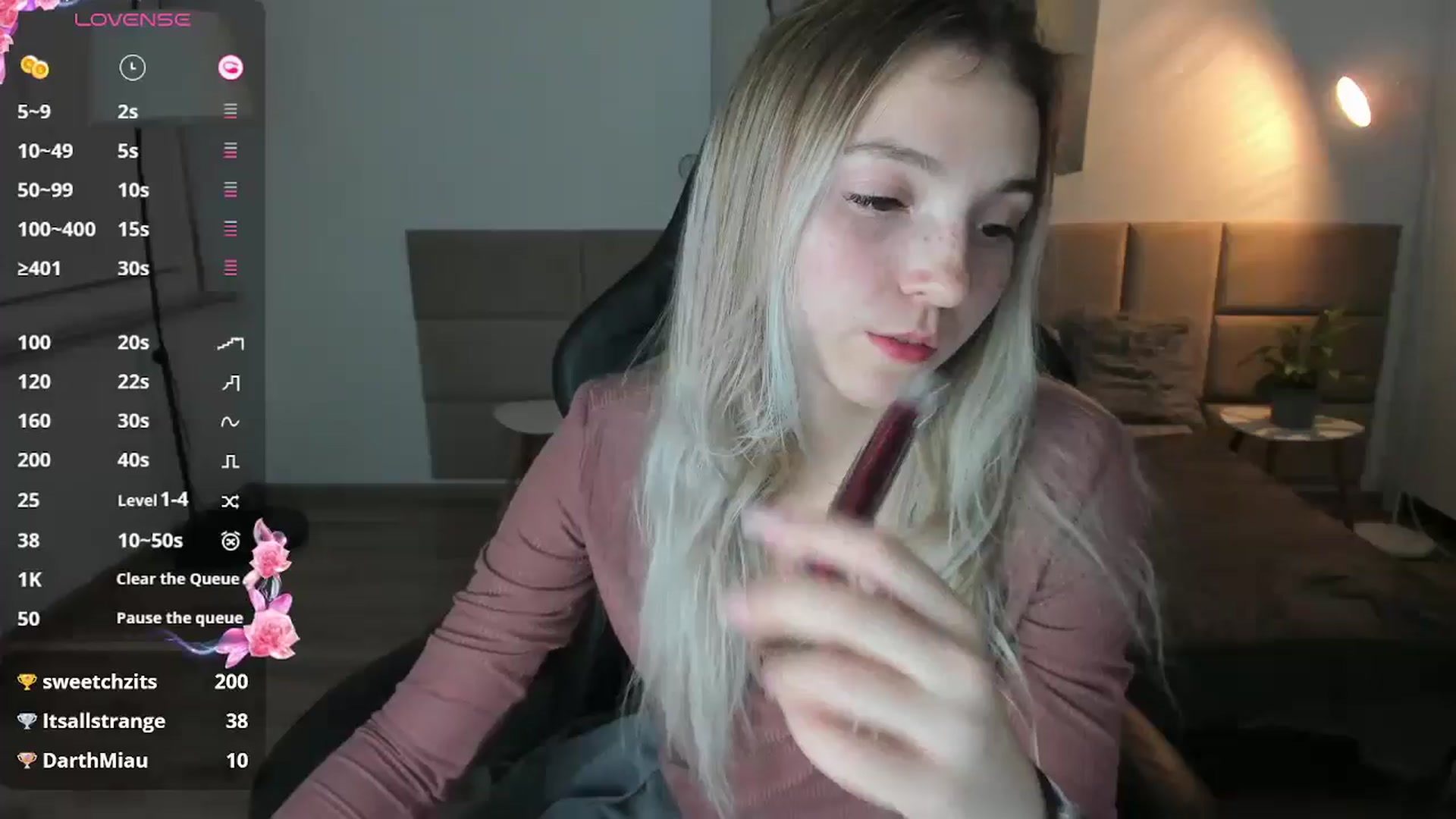 Gallery image thumbnail from Daisyy's myfreecams stream on, 10/30/2024, 18:40 image 1 of 20