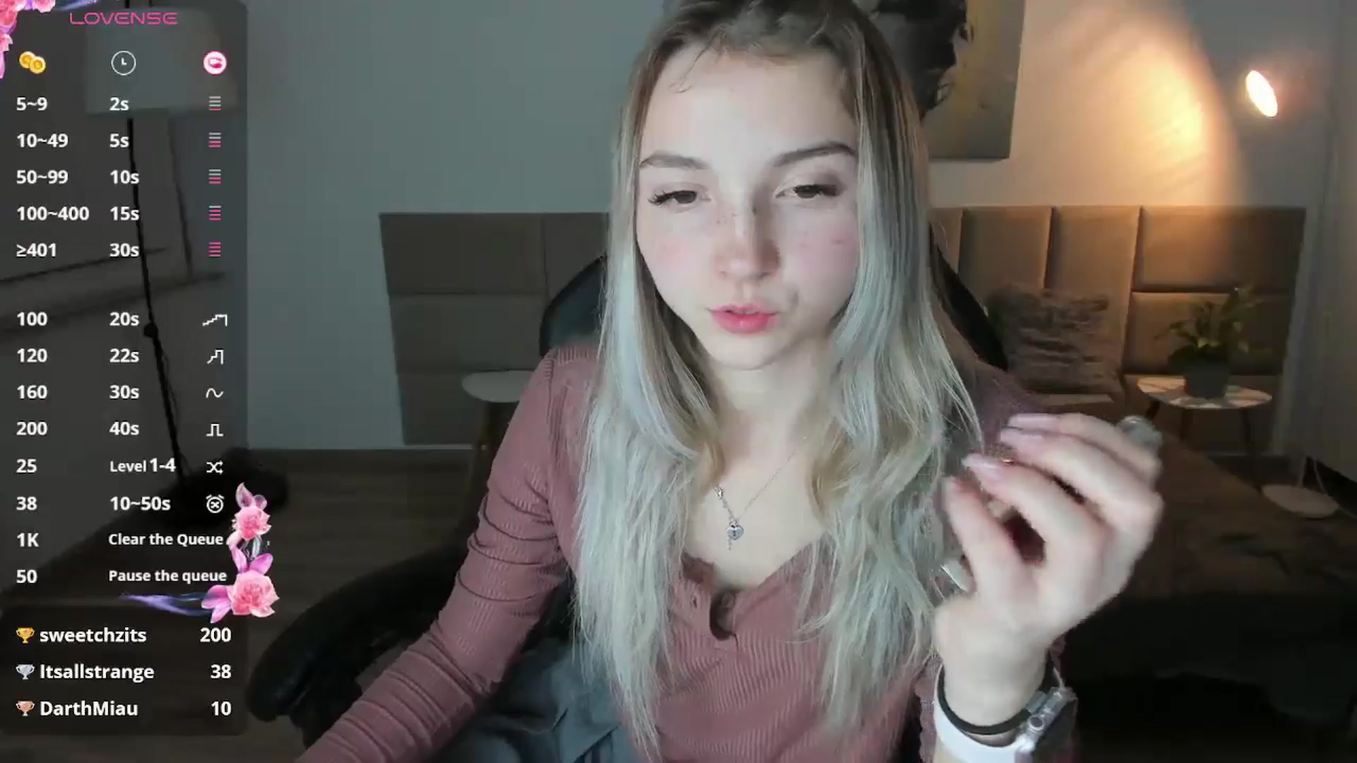 Gallery image thumbnail from Daisyy's myfreecams stream on, 10/30/2024, 18:40 image 3 of 20