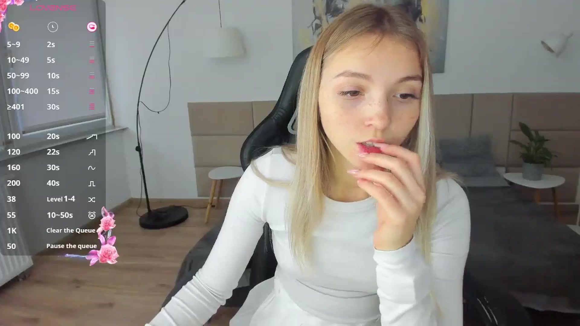 Gallery image thumbnail from Daisyy's myfreecams stream on, 11/10/2024, 14:33 image 11 of 20