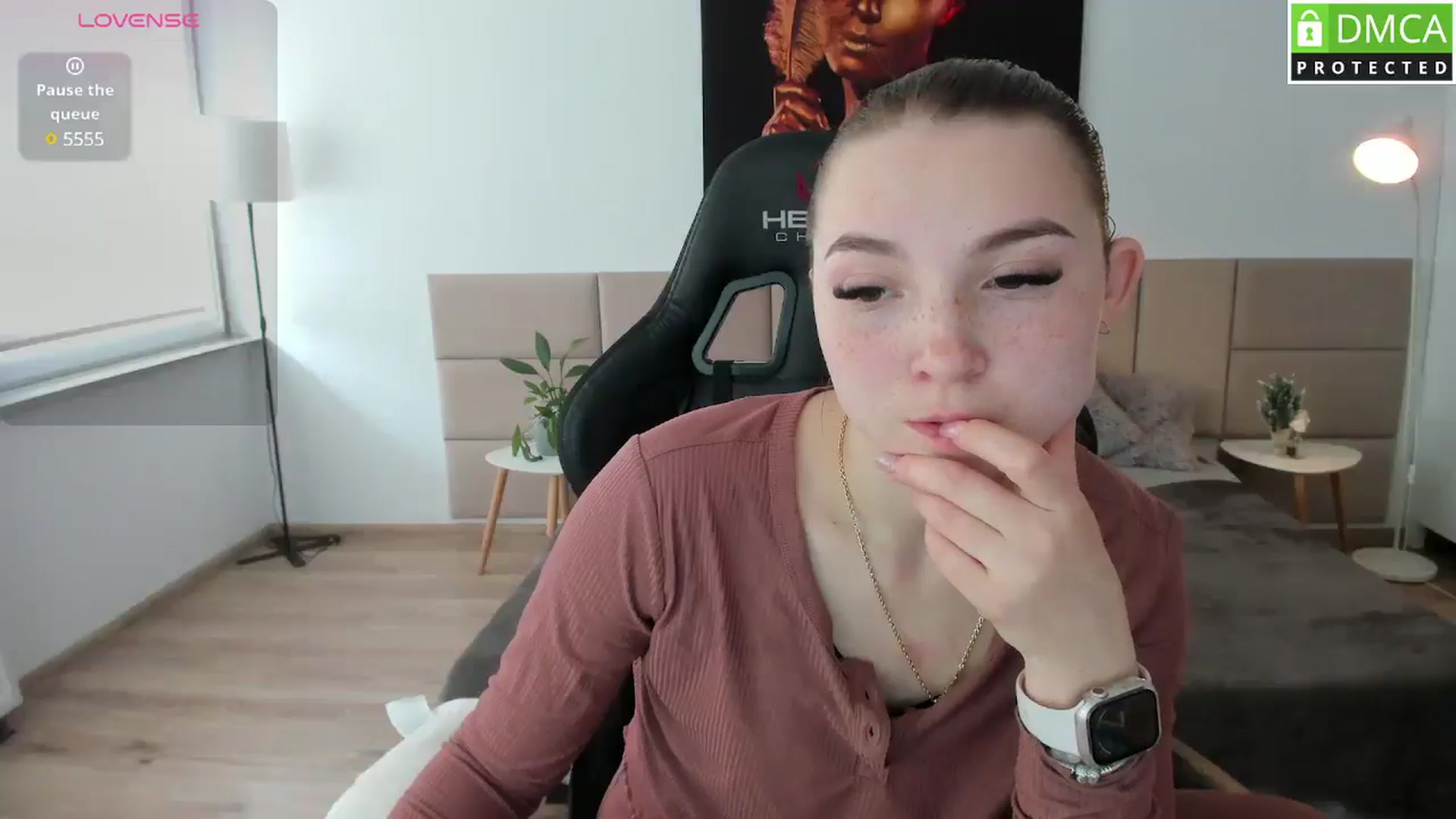 Gallery image thumbnail from Daisyy's myfreecams stream on, 04/10/2025, 13:43 image 9 of 20