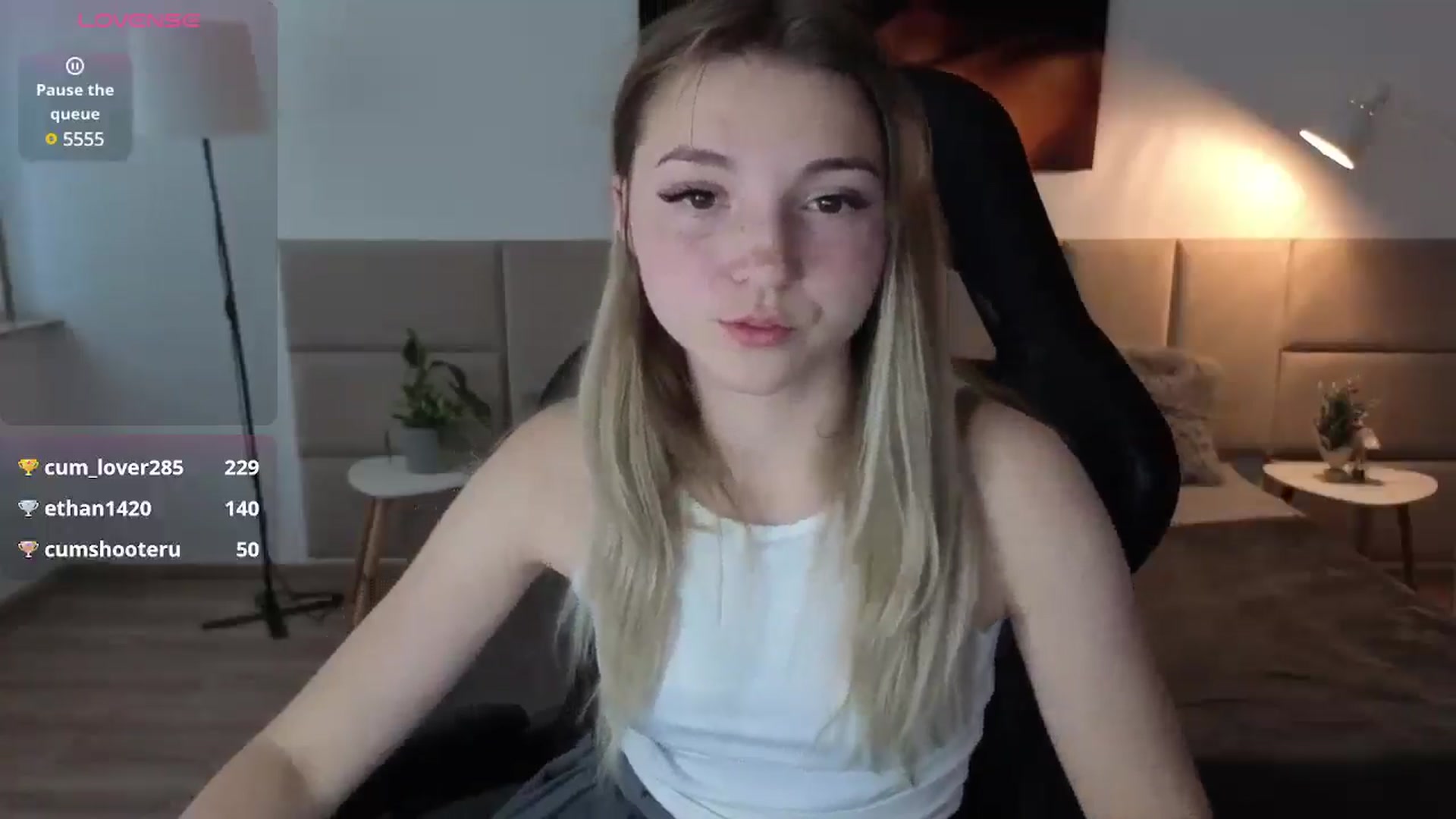 Gallery image thumbnail from Daisyy's myfreecams stream on, 05/14/2025, 17:17 image 13 of 20