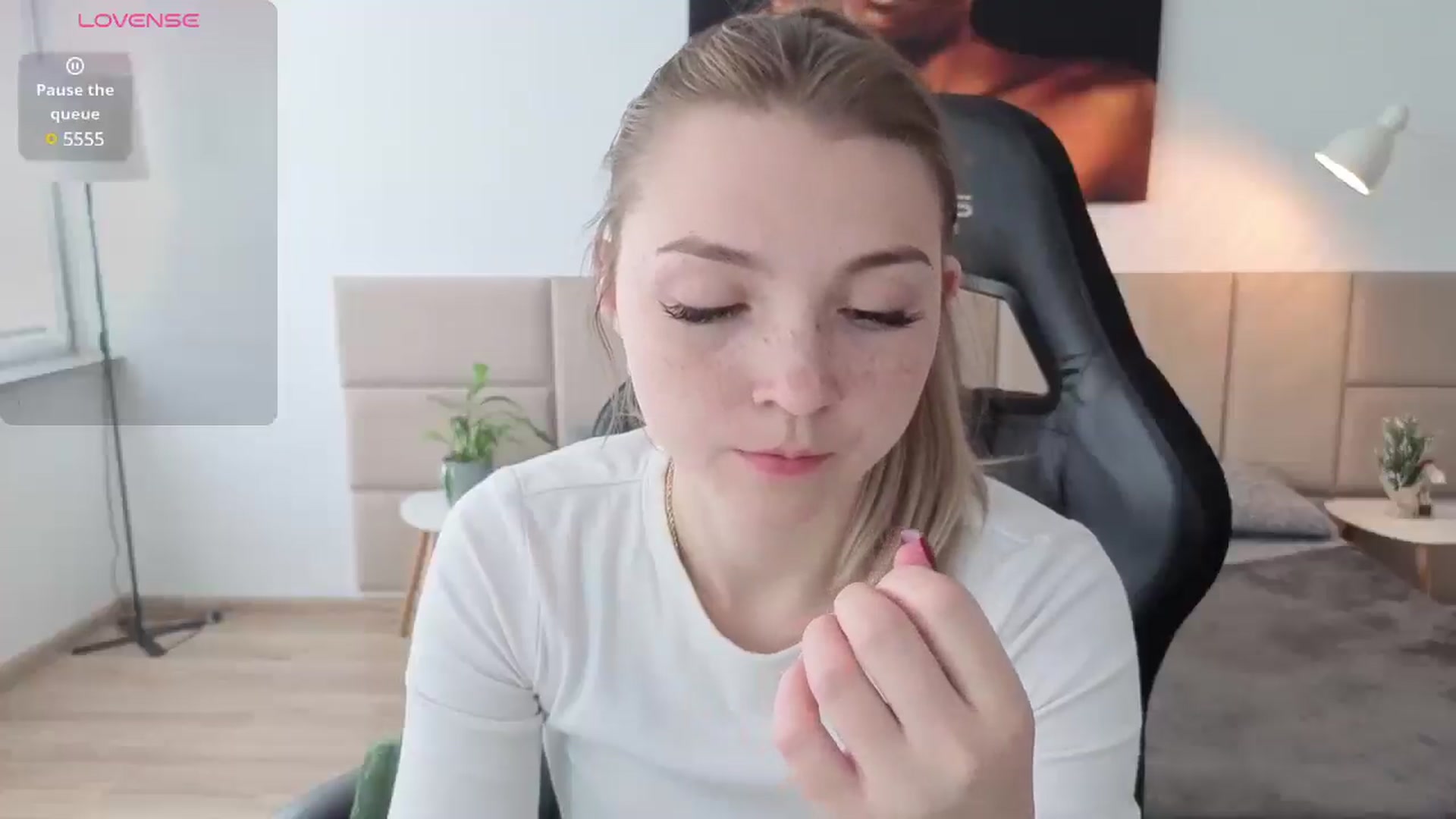 Gallery image thumbnail from Daisyy's myfreecams stream on, 05/15/2025, 13:12 image 6 of 20
