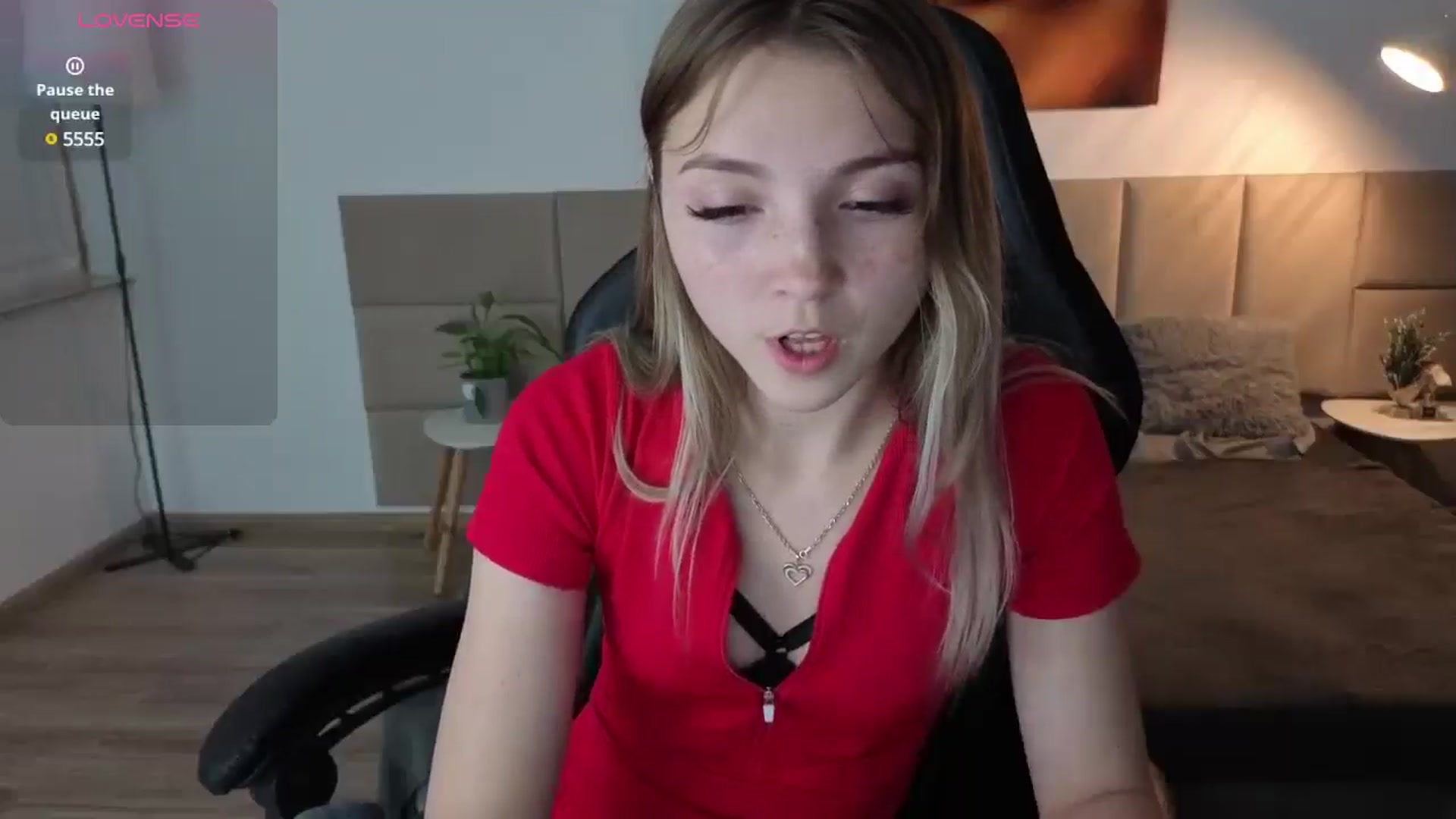 Gallery image thumbnail from Daisyy's myfreecams stream on, 05/19/2025, 19:46 image 15 of 20