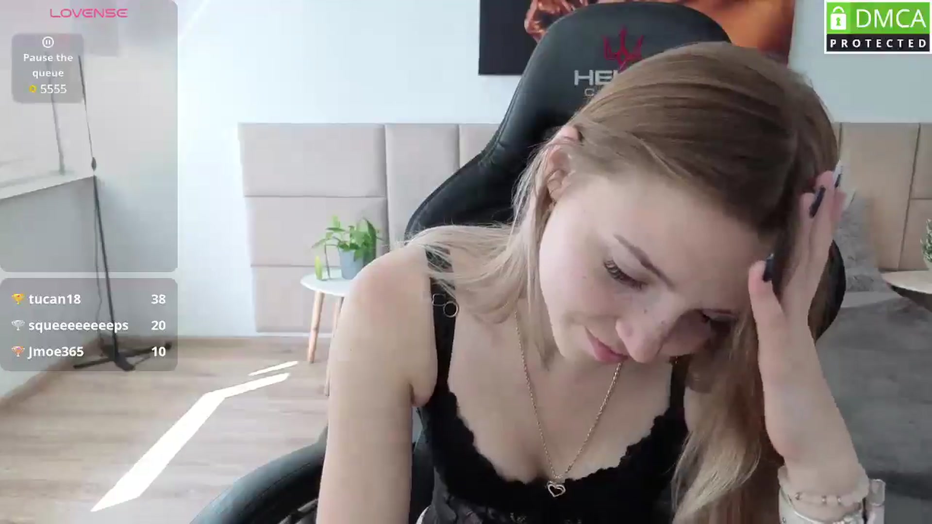 Gallery image thumbnail from Daisyy's myfreecams stream on, 06/06/2025, 14:25 image 16 of 20