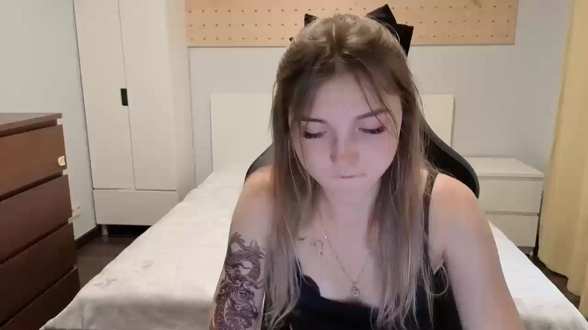 Gallery image thumbnail from Daisyy's myfreecams stream on, 06/16/2025, 13:22 image 10 of 20