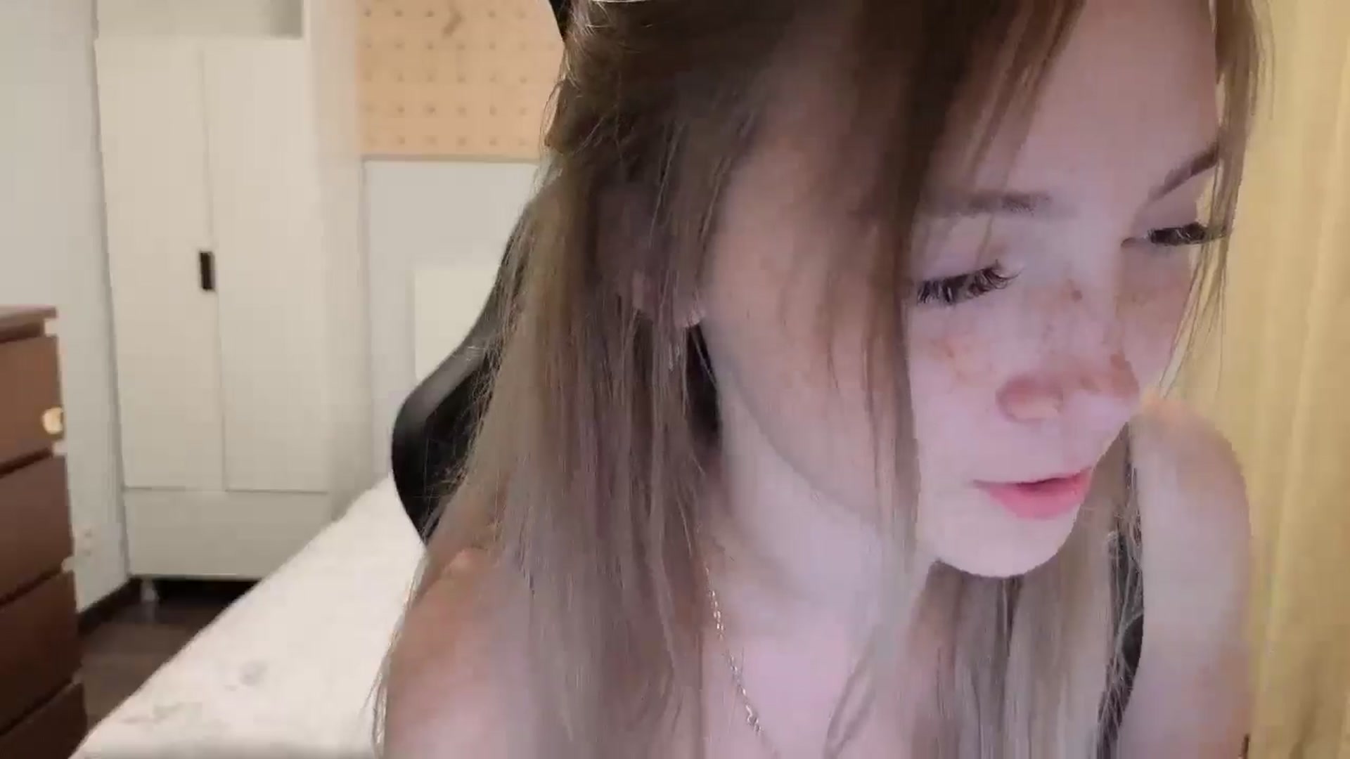 Gallery image thumbnail from Daisyy's myfreecams stream on, 06/16/2025, 13:51 image 17 of 20
