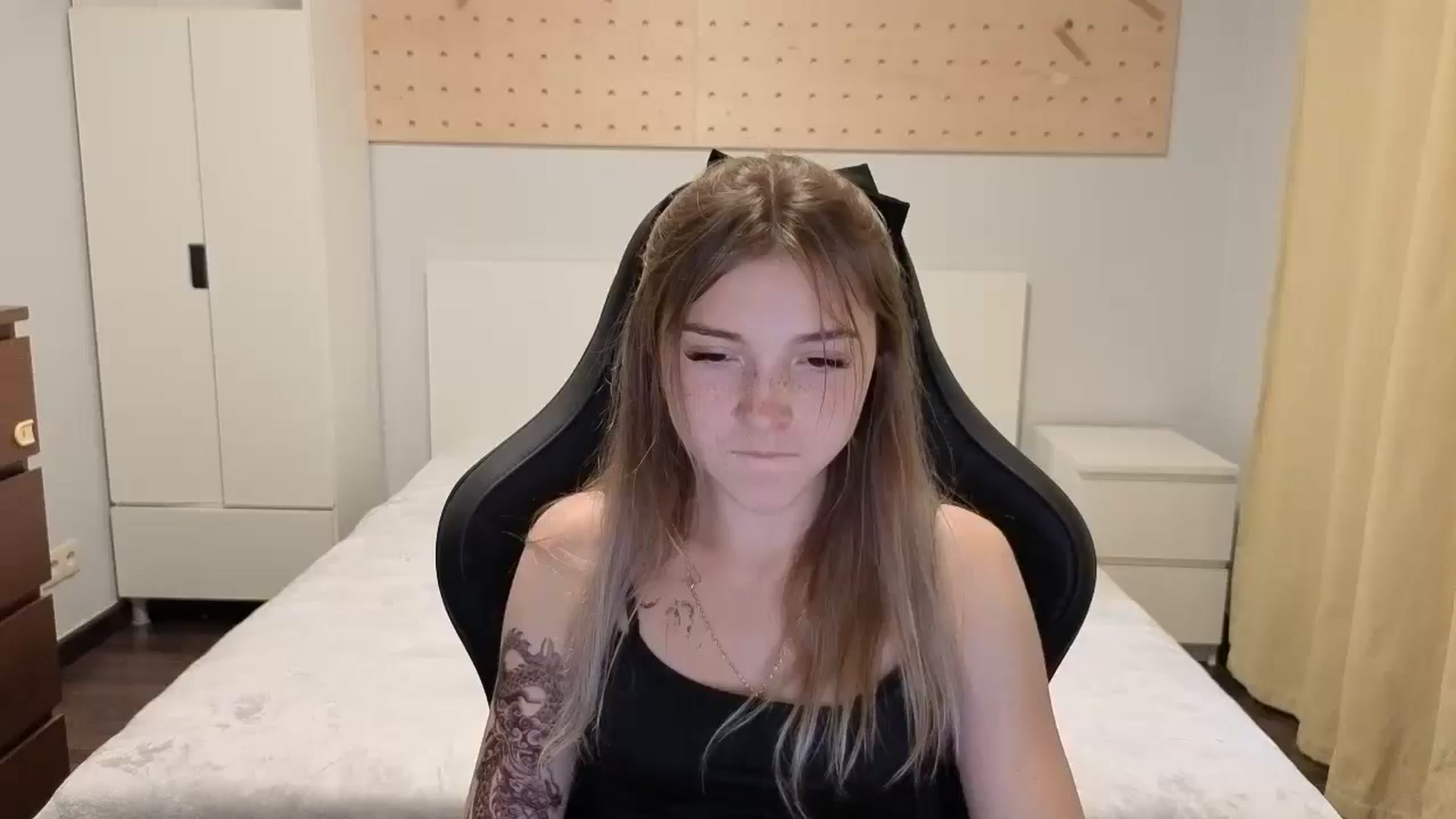 Gallery image thumbnail from Daisyy's myfreecams stream on, 06/16/2025, 13:51 image 3 of 20