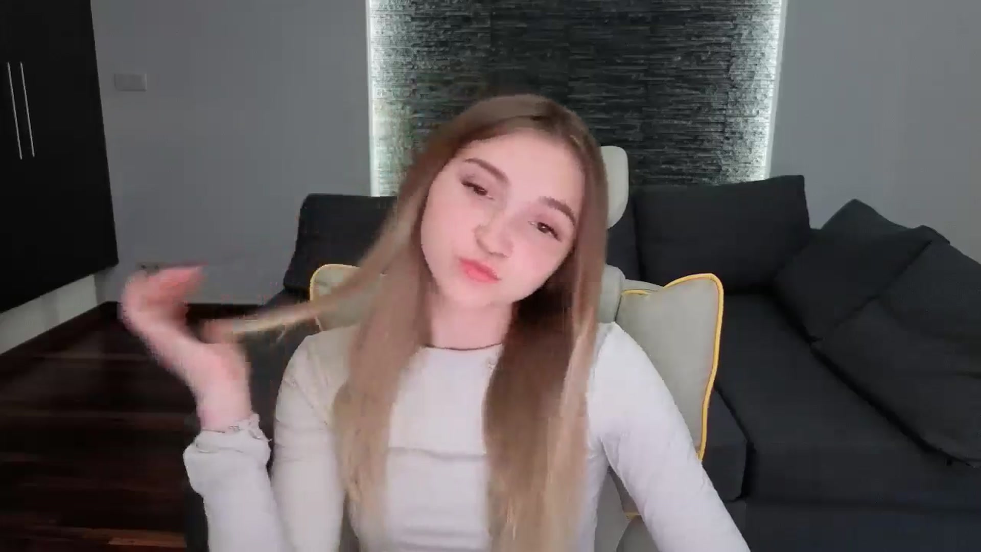 Gallery image thumbnail from Daisyy's myfreecams stream on, 07/04/2025, 17:36 image 12 of 20
