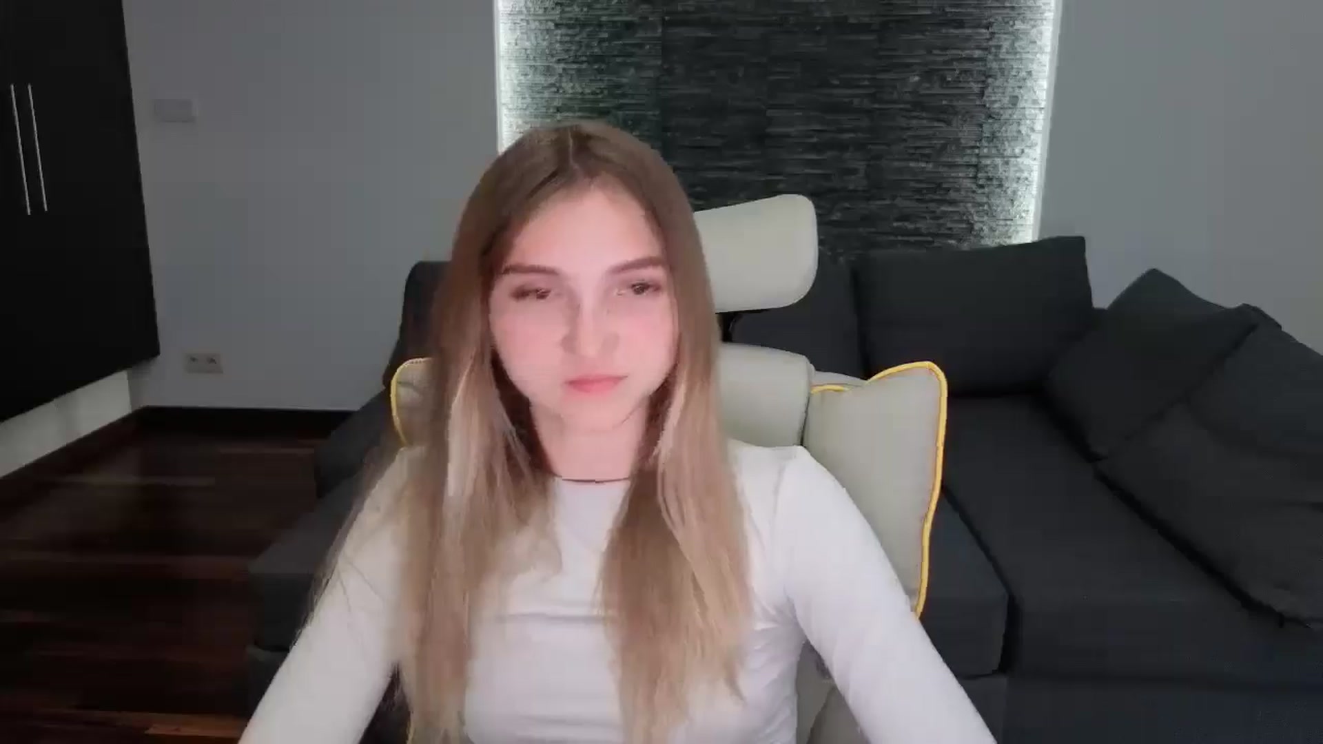 Gallery image thumbnail from Daisyy's myfreecams stream on, 07/04/2025, 17:36 image 19 of 20