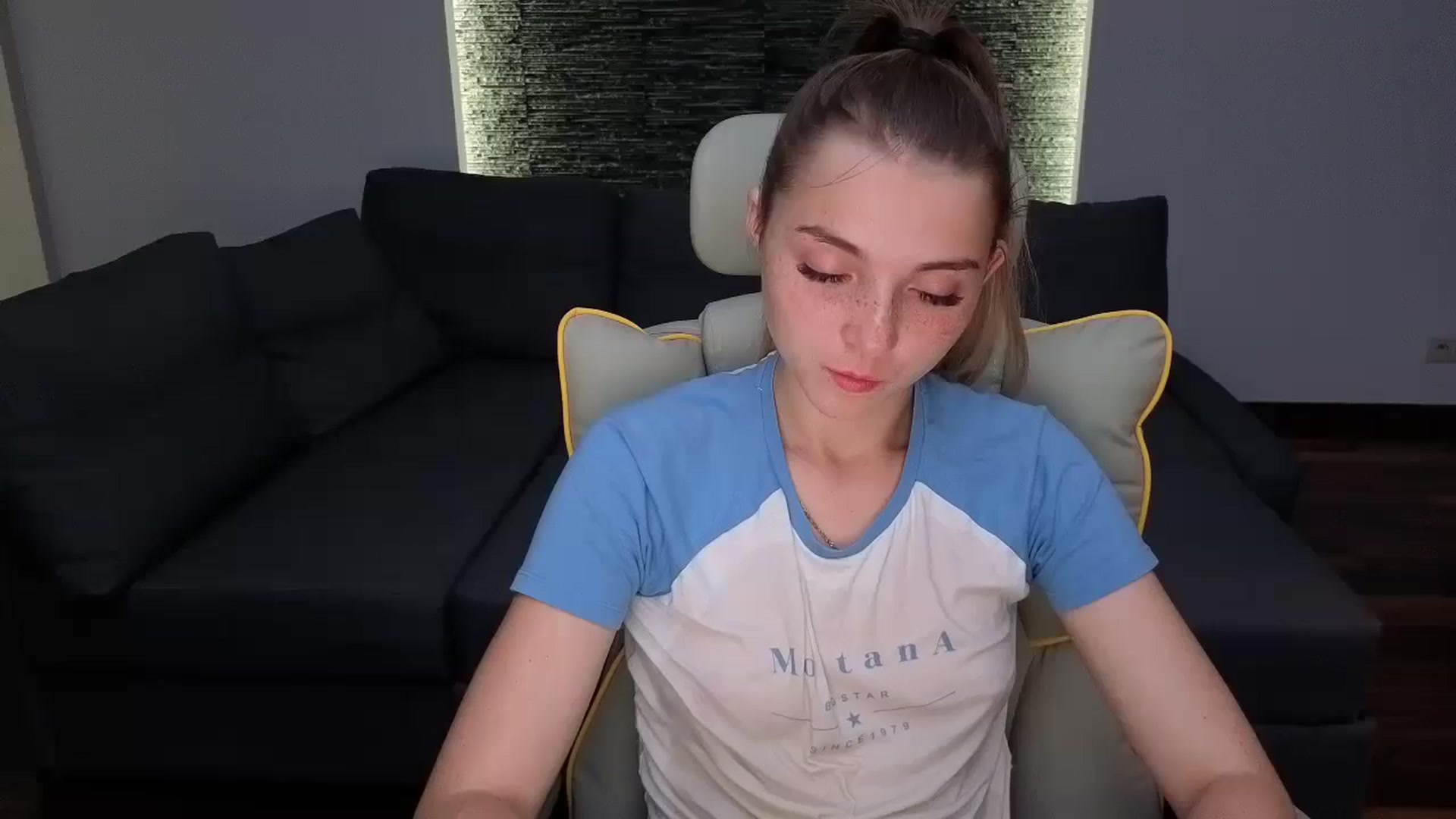 Gallery image thumbnail from Daisyy's myfreecams stream on, 07/20/2025, 20:01 image 12 of 20