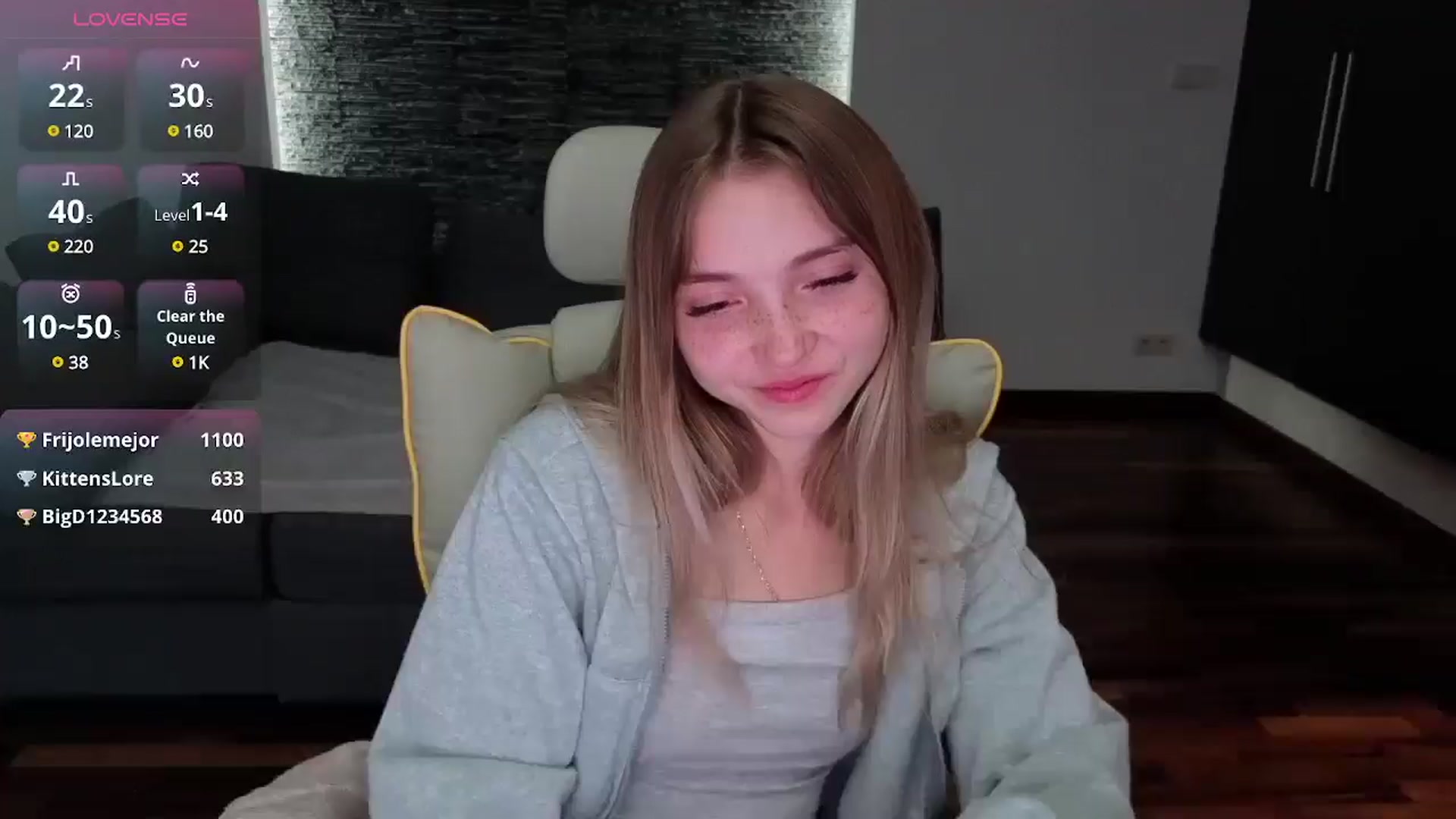 Gallery image thumbnail from Daisyy's myfreecams stream on, 08/01/2025, 18:01 image 18 of 20