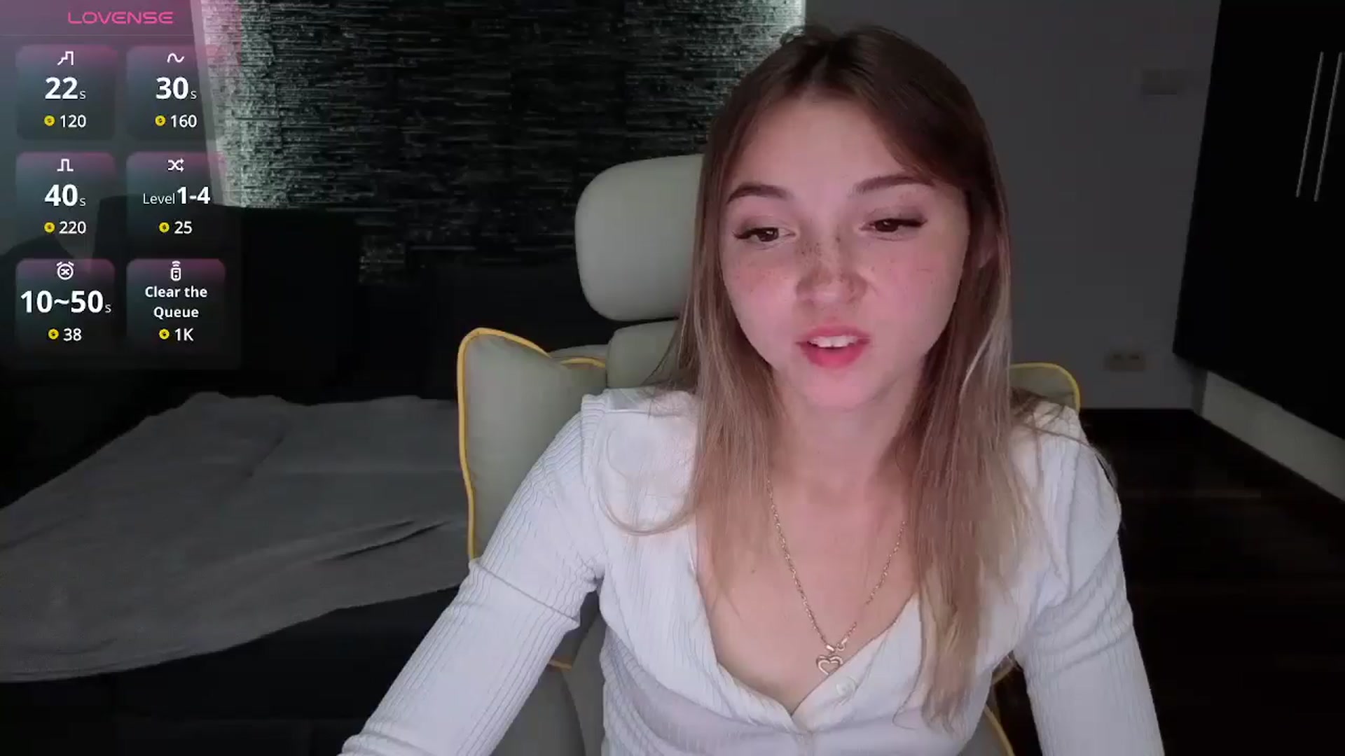 Gallery image thumbnail from Daisyy's myfreecams stream on, 08/03/2025, 18:34 image 13 of 20