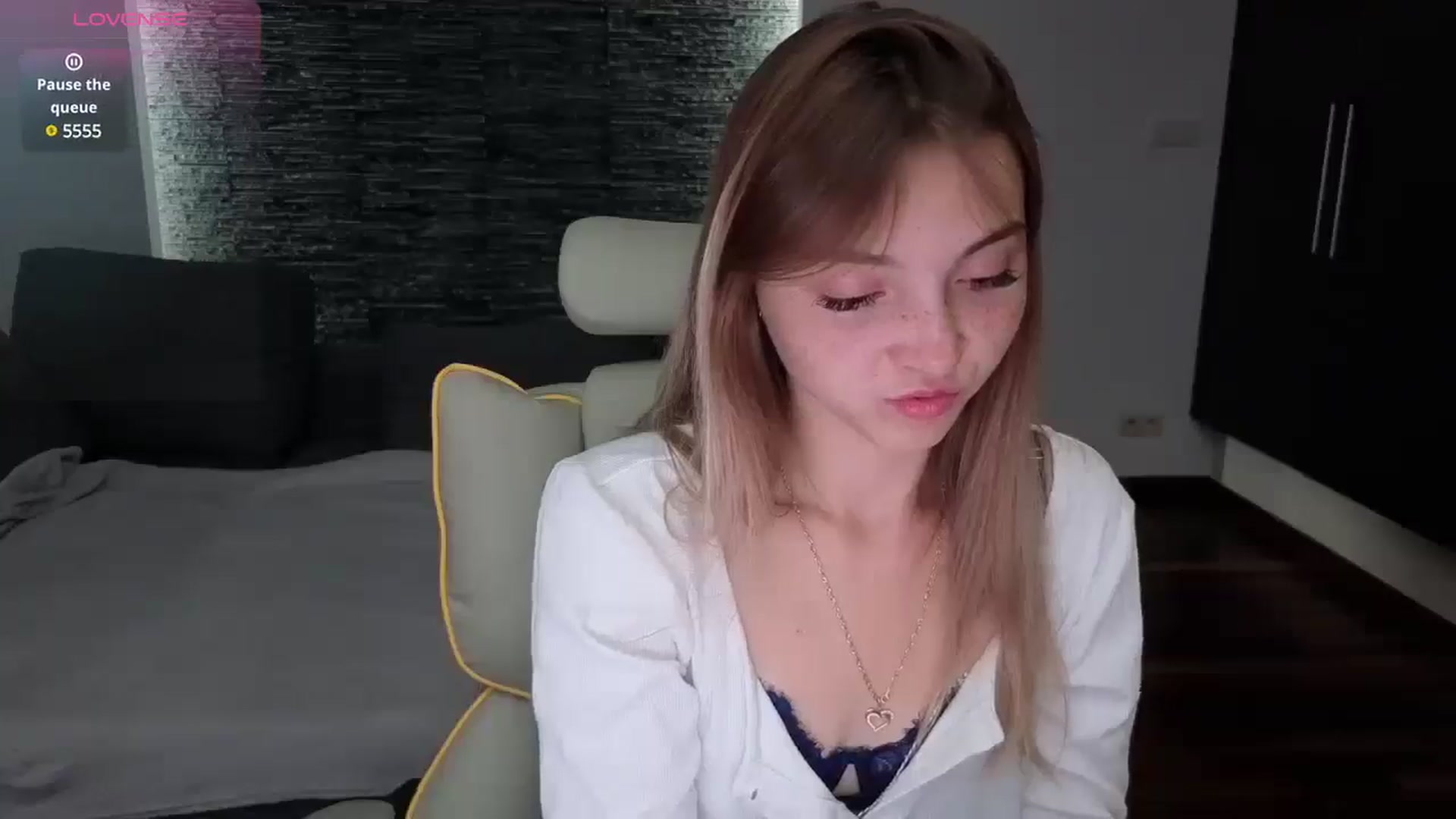 Gallery image thumbnail from Daisyy's myfreecams stream on, 08/04/2025, 18:19 image 7 of 20