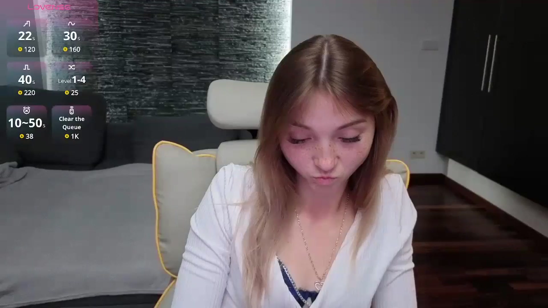 Gallery image thumbnail from Daisyy's myfreecams stream on, 08/04/2025, 19:56 image 2 of 20