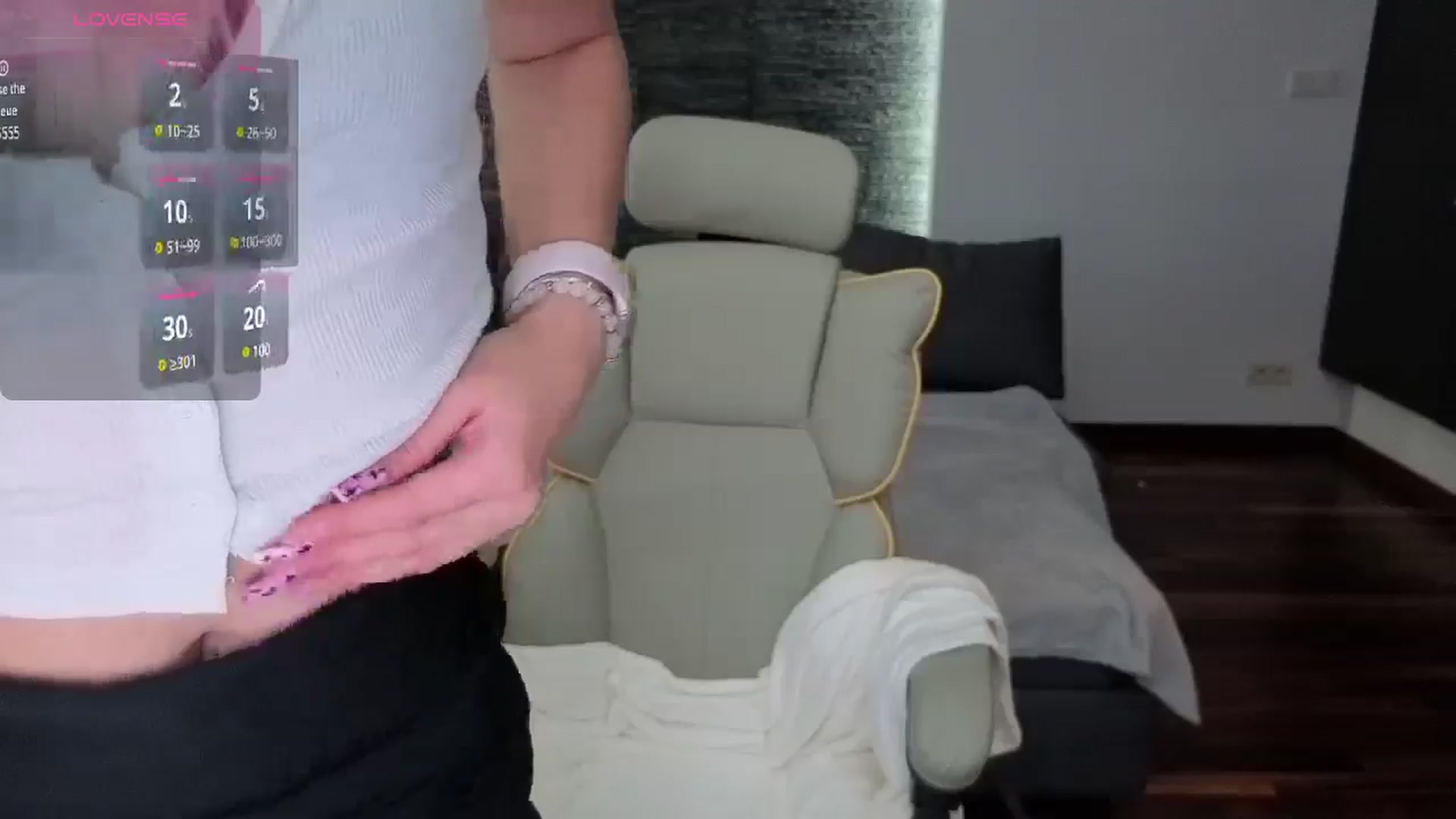 Gallery image thumbnail from Daisyy's myfreecams stream on, 08/06/2025, 16:32 image 4 of 20