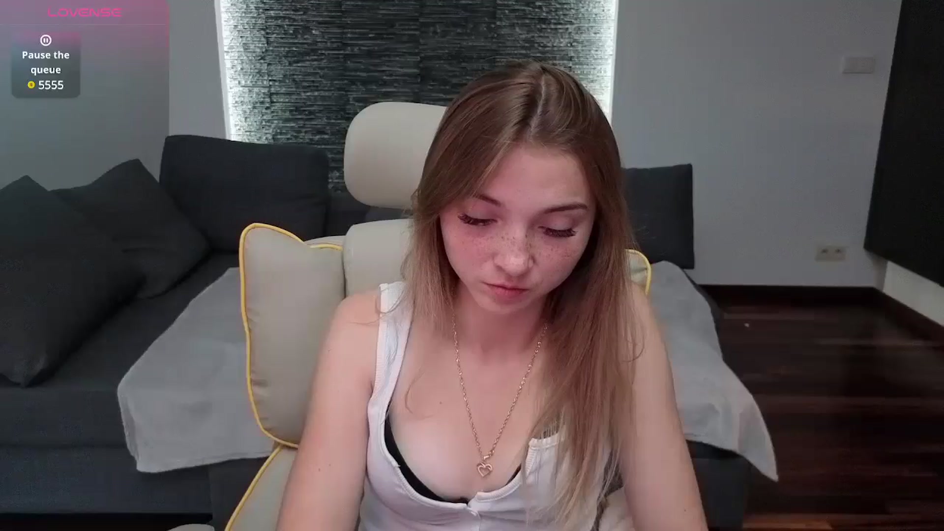 Gallery image thumbnail from Daisyy's myfreecams stream on, 08/06/2025, 17:38 image 14 of 20