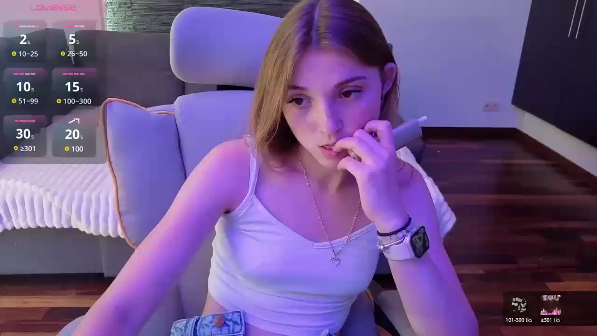 Gallery image thumbnail from Daisyy's myfreecams stream on, 08/07/2025, 14:00 image 12 of 20