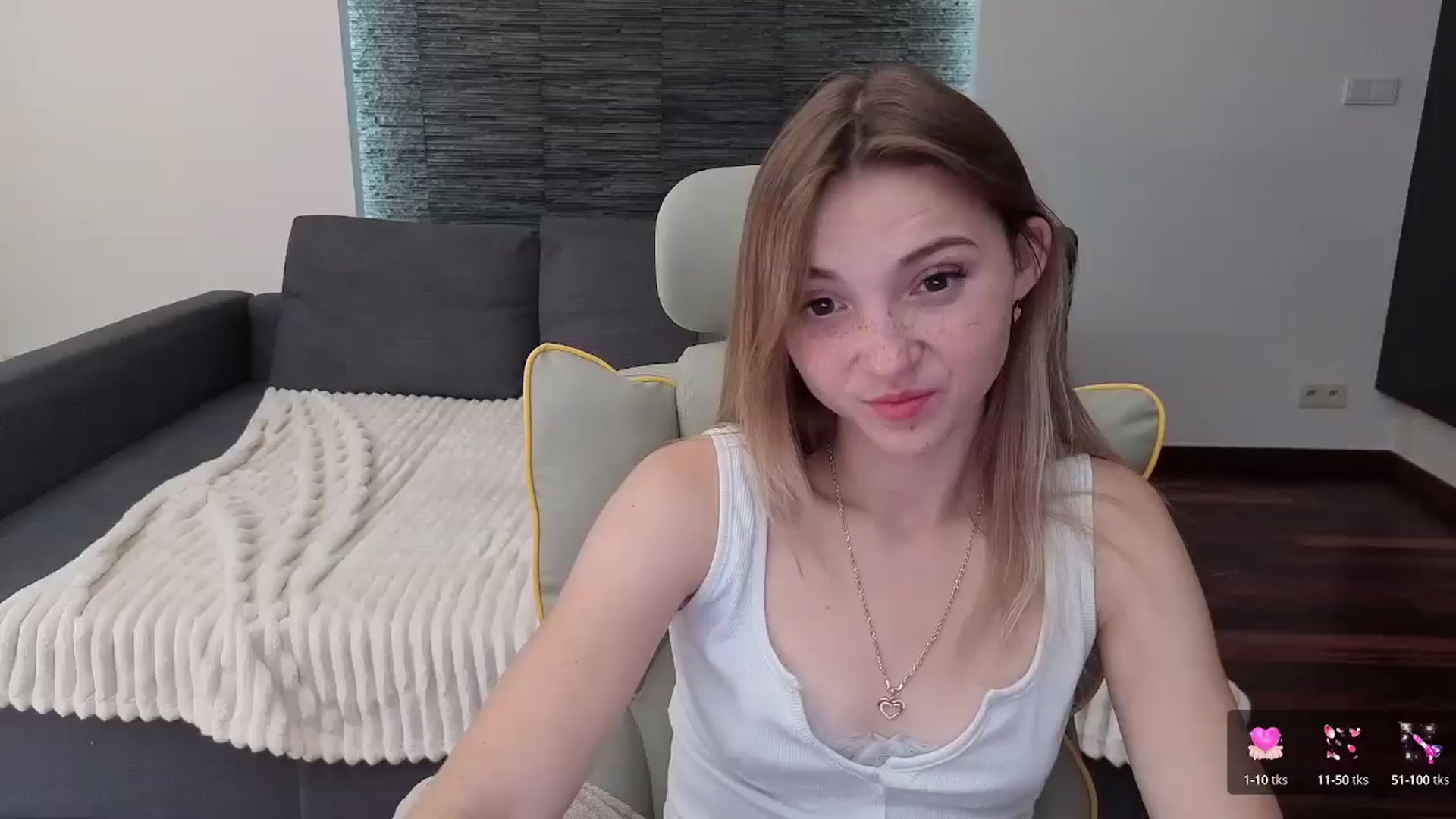 Gallery image thumbnail from Daisyy's myfreecams stream on, 08/11/2025, 12:52 image 6 of 20