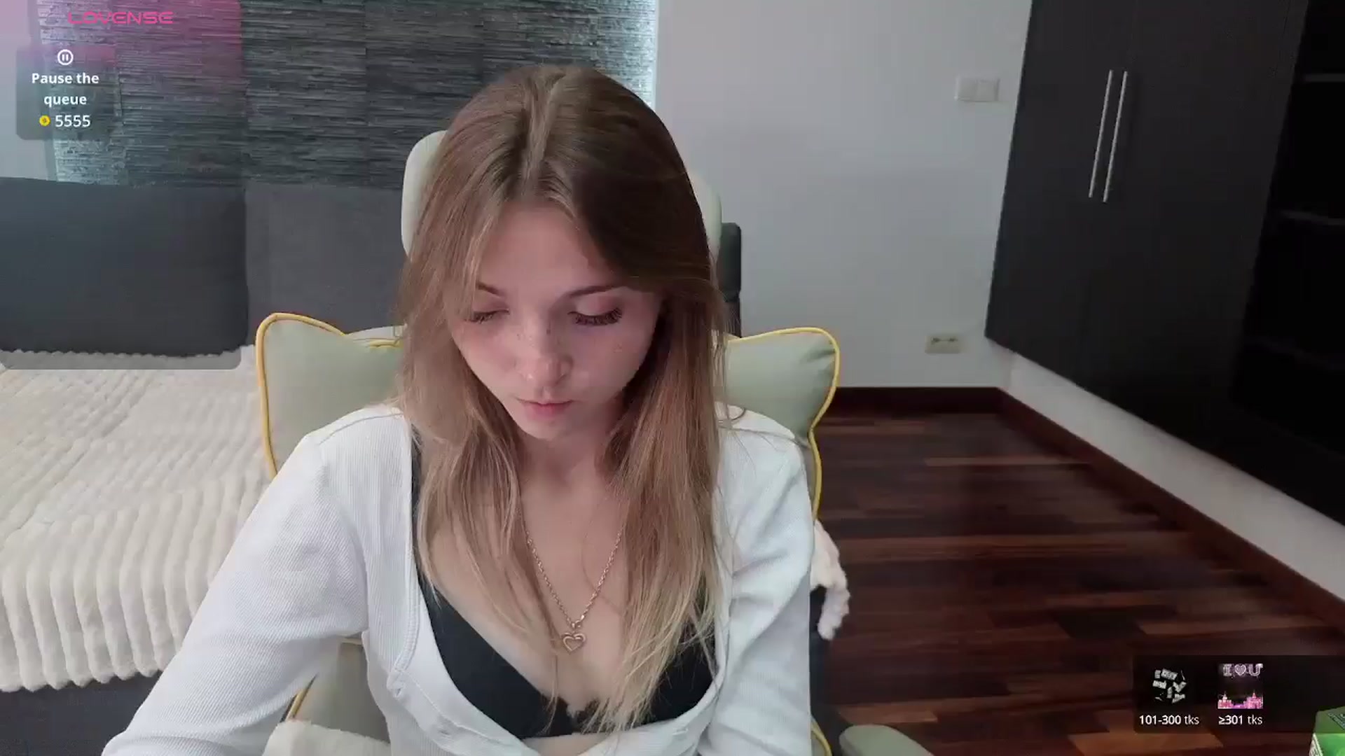 Gallery image thumbnail from Daisyy's myfreecams stream on, 08/14/2025, 16:53 image 4 of 20