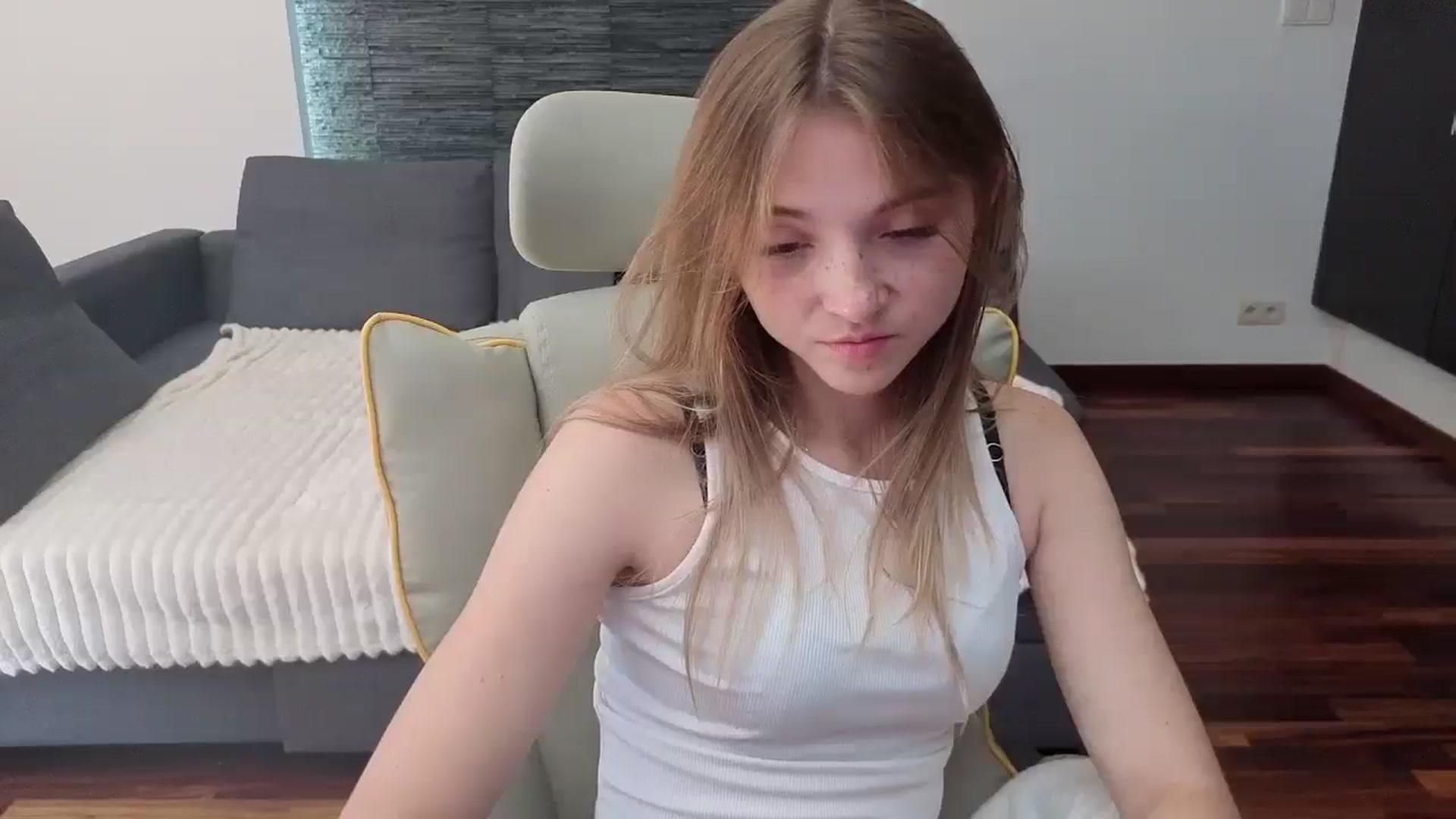 Gallery image thumbnail from Daisyy's myfreecams stream on, 08/15/2025, 13:28 image 9 of 20