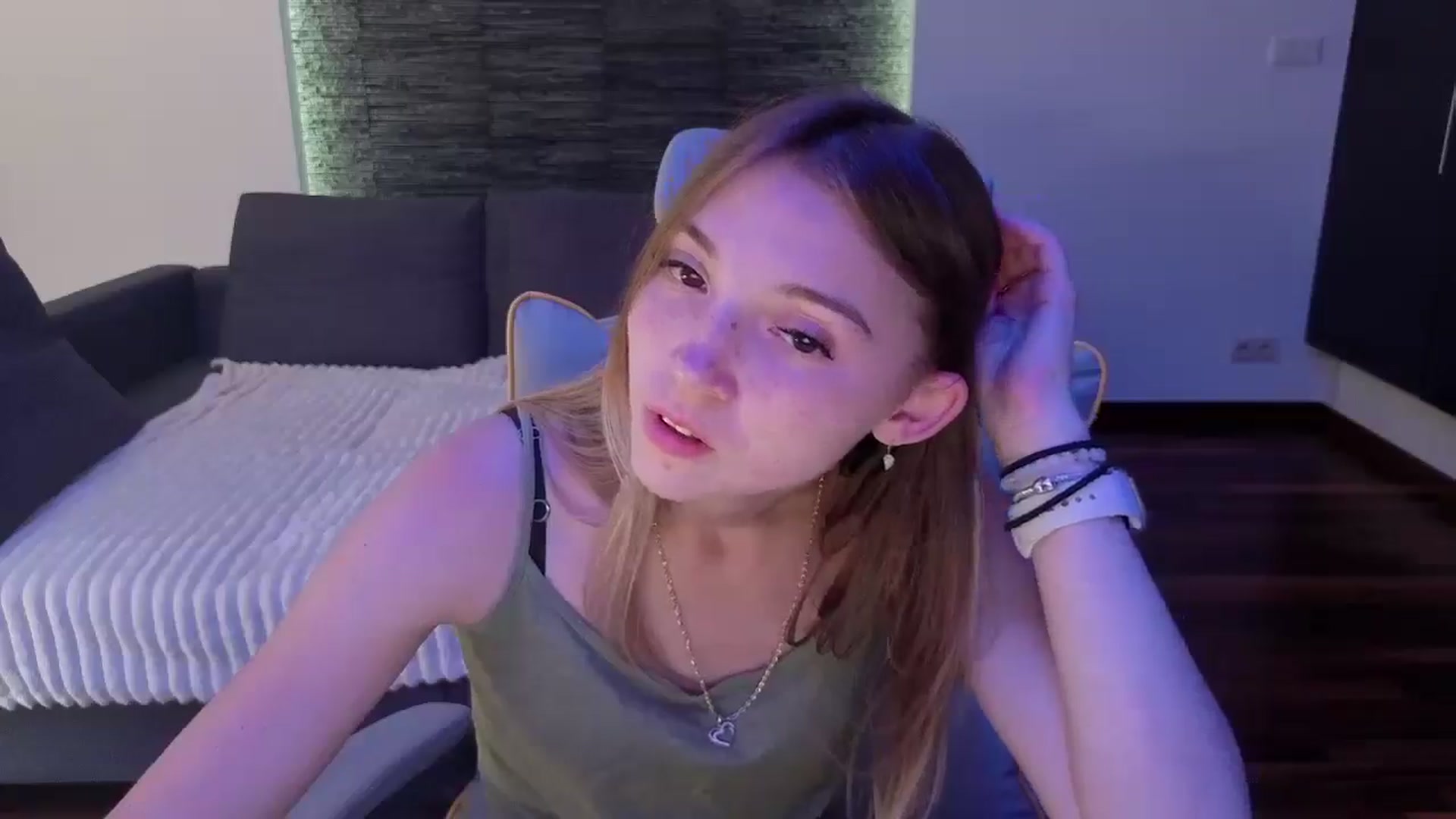 Gallery image thumbnail from Daisyy's myfreecams stream on, 08/15/2025, 14:26 image 8 of 20