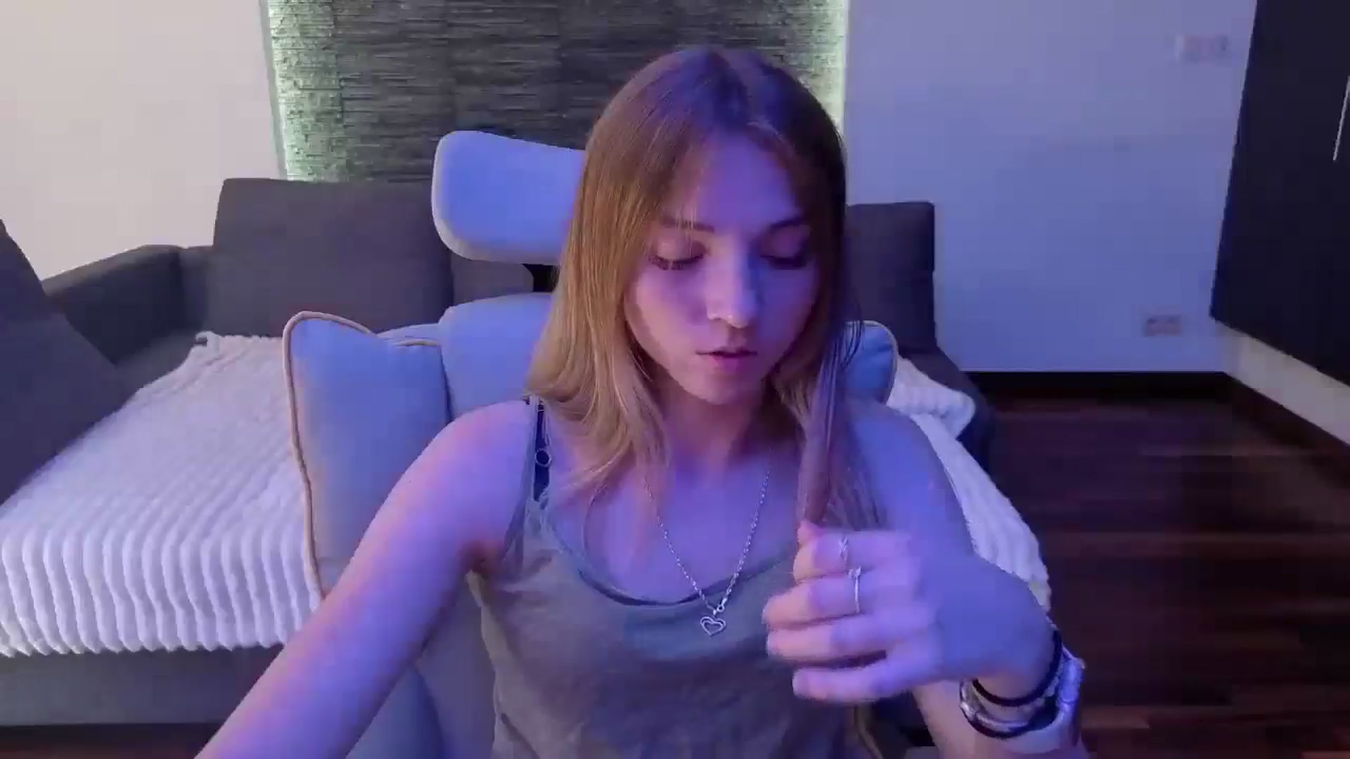 Gallery image thumbnail from Daisyy's myfreecams stream on, 08/15/2025, 14:26 image 11 of 20