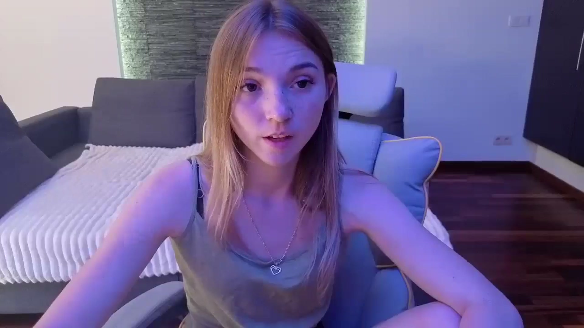 Gallery image thumbnail from Daisyy's myfreecams stream on, 08/15/2025, 14:26 image 7 of 20