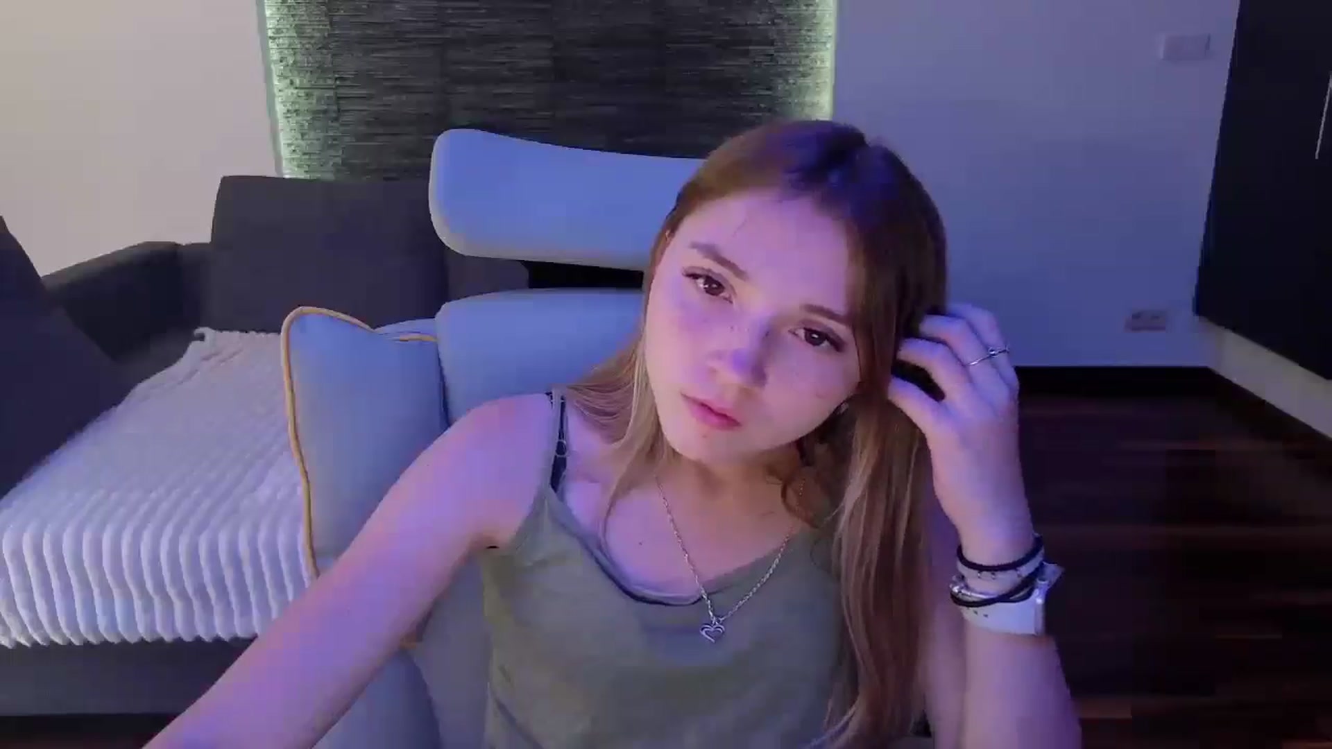 Gallery image thumbnail from Daisyy's myfreecams stream on, 08/15/2025, 14:26 image 15 of 20