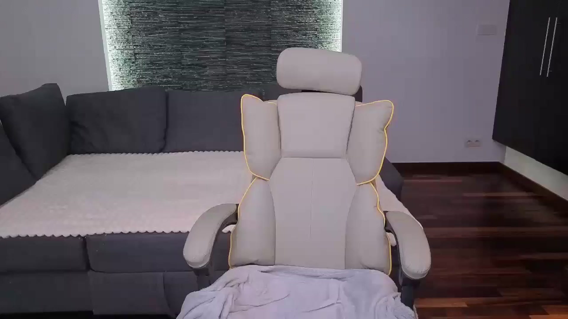 Gallery image thumbnail from Daisyy's myfreecams stream on, 08/23/2025, 17:17 image 6 of 20