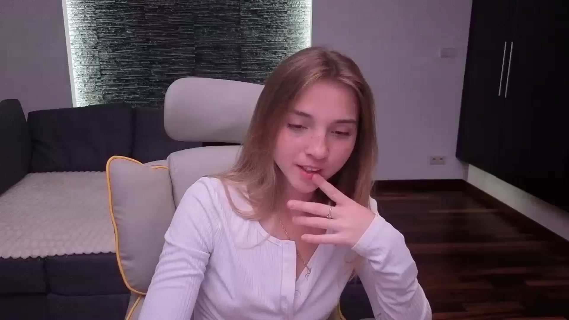 Gallery image thumbnail from Daisyy's myfreecams stream on, 08/23/2025, 18:51 image 10 of 20