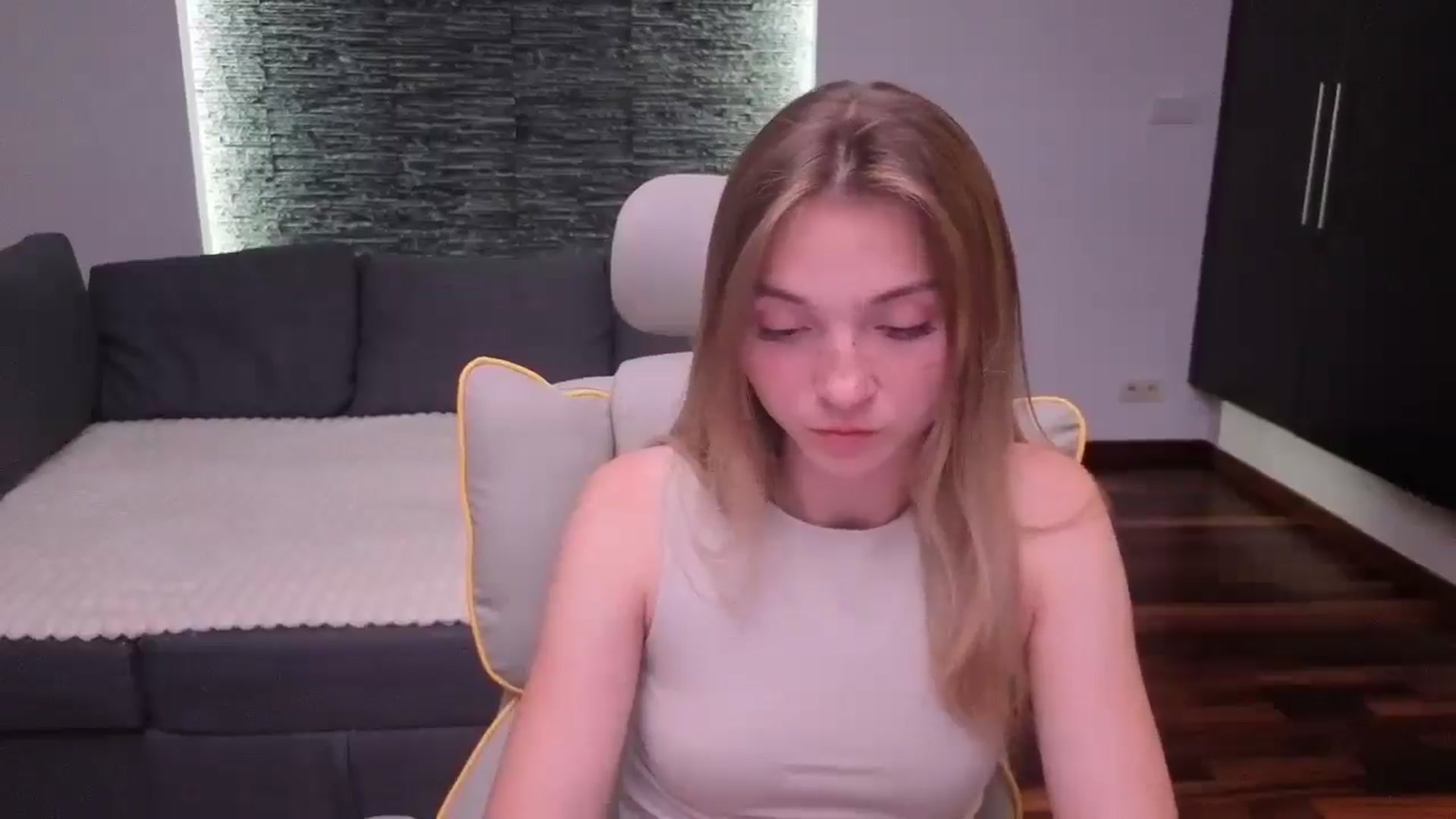 Gallery image thumbnail from Daisyy's myfreecams stream on, 08/23/2025, 20:08 image 8 of 20